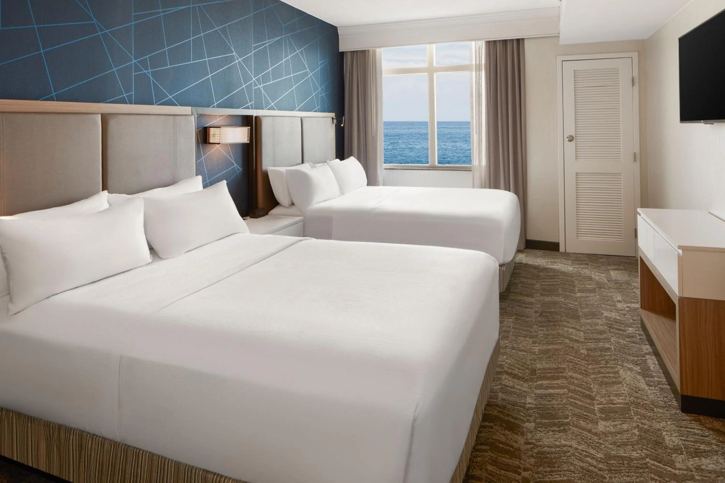Bedroom, Bed in SpringHill Suites by Marriott Virginia Beach Oceanfront