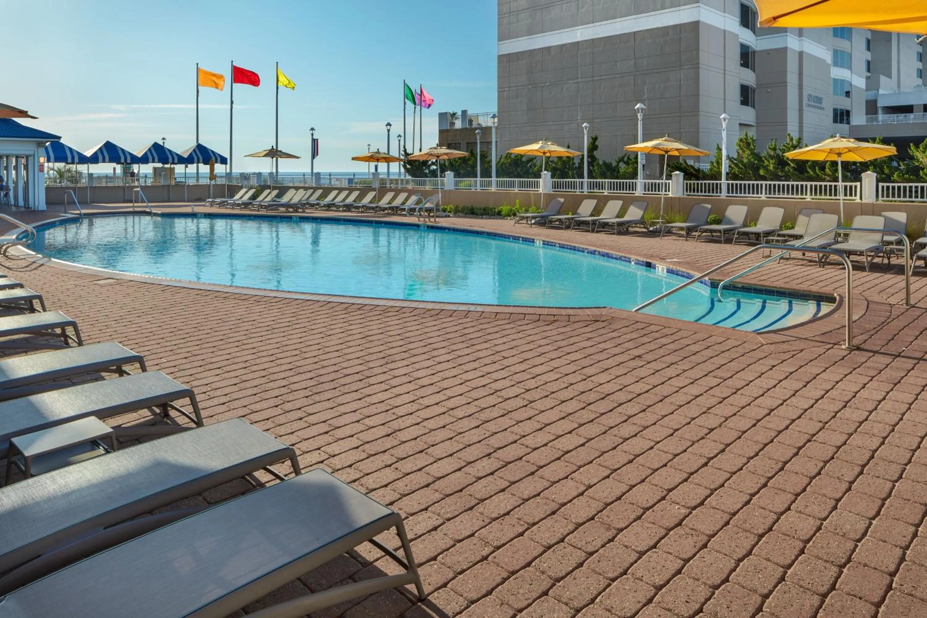 Swimming pool in SpringHill Suites by Marriott Virginia Beach Oceanfront