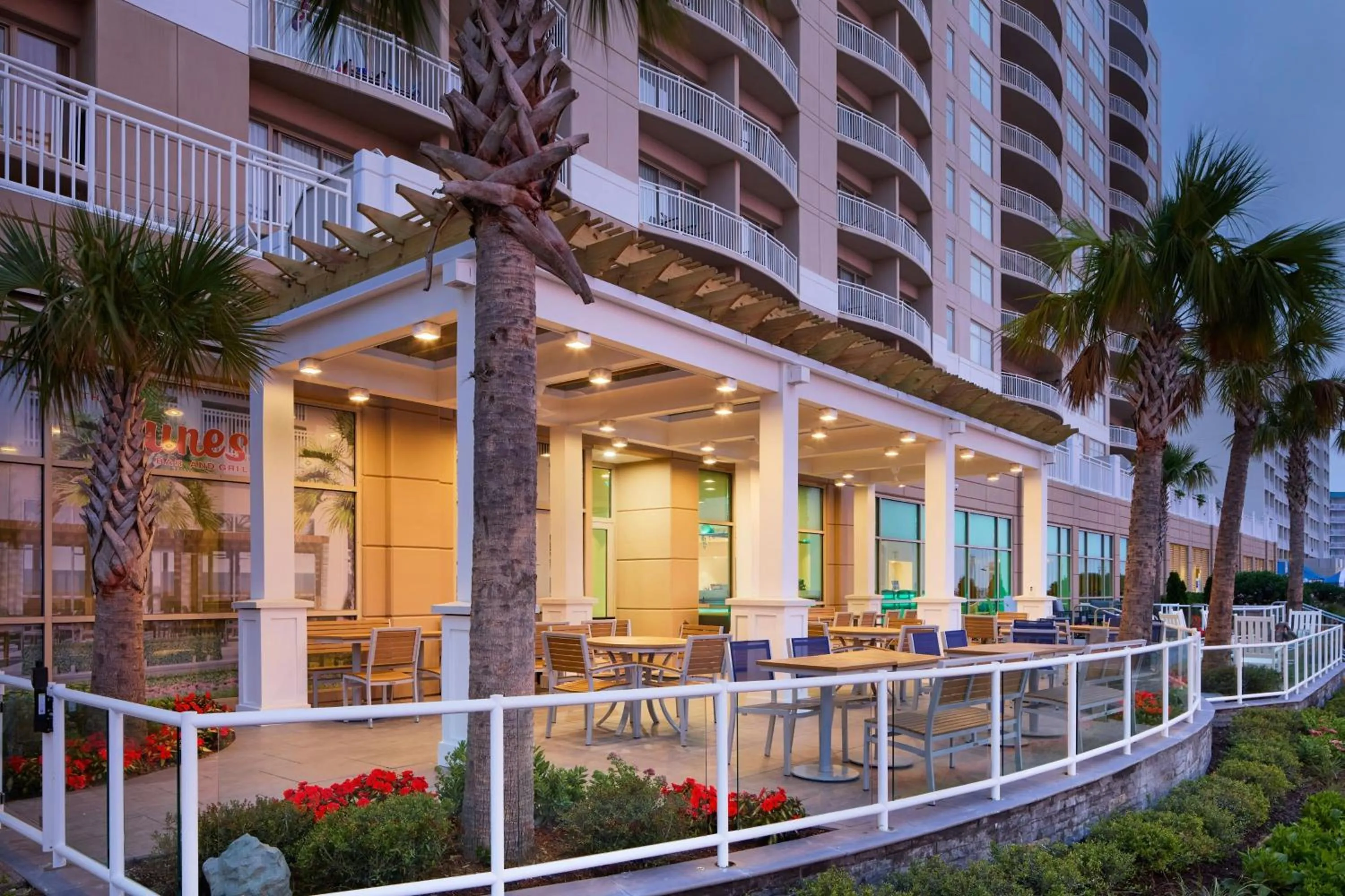 Restaurant/places to eat in SpringHill Suites by Marriott Virginia Beach Oceanfront