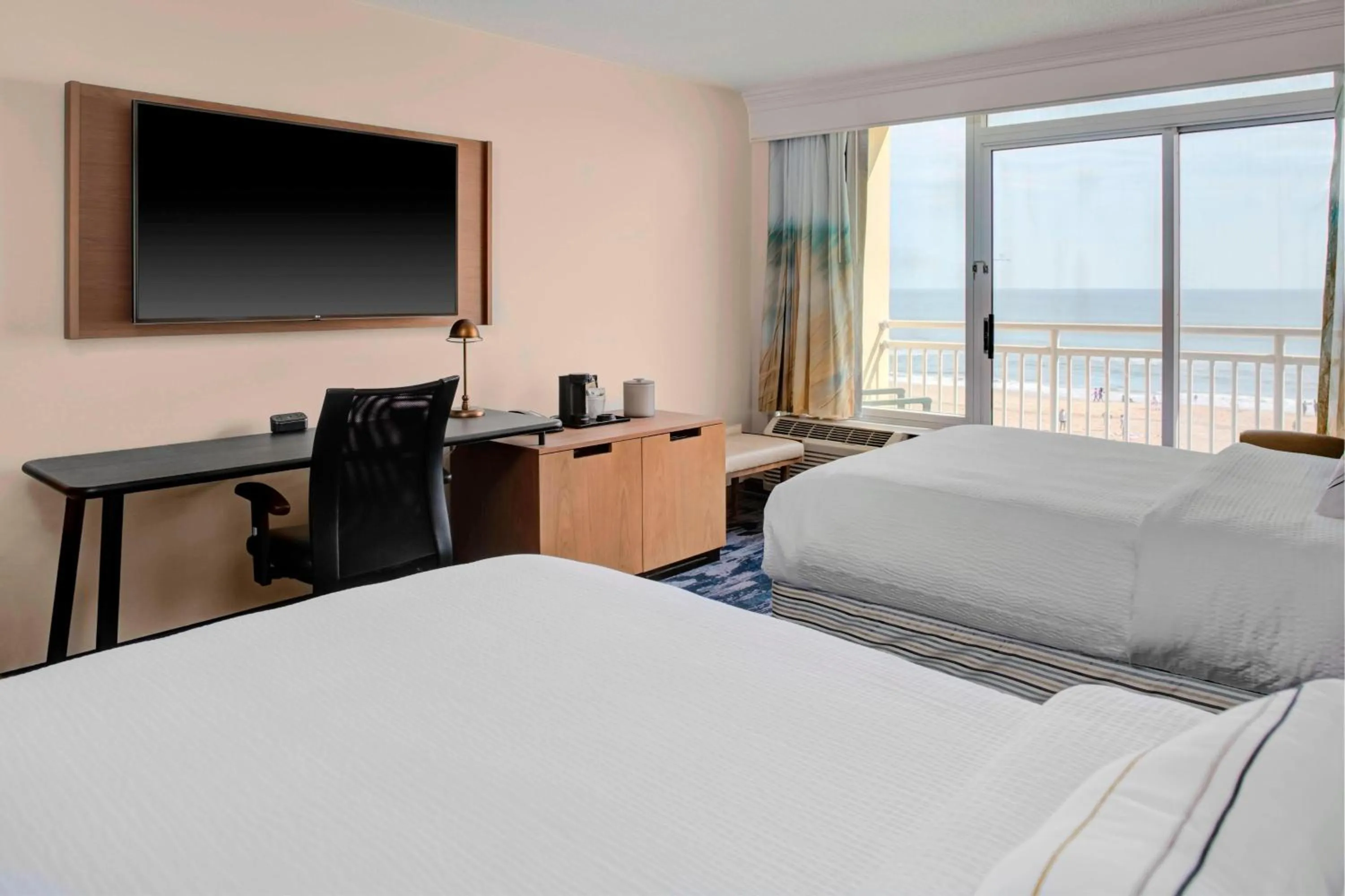 Photo of the whole room, Bed in Fairfield Inn & Suites by Marriott Virginia Beach Oceanfront
