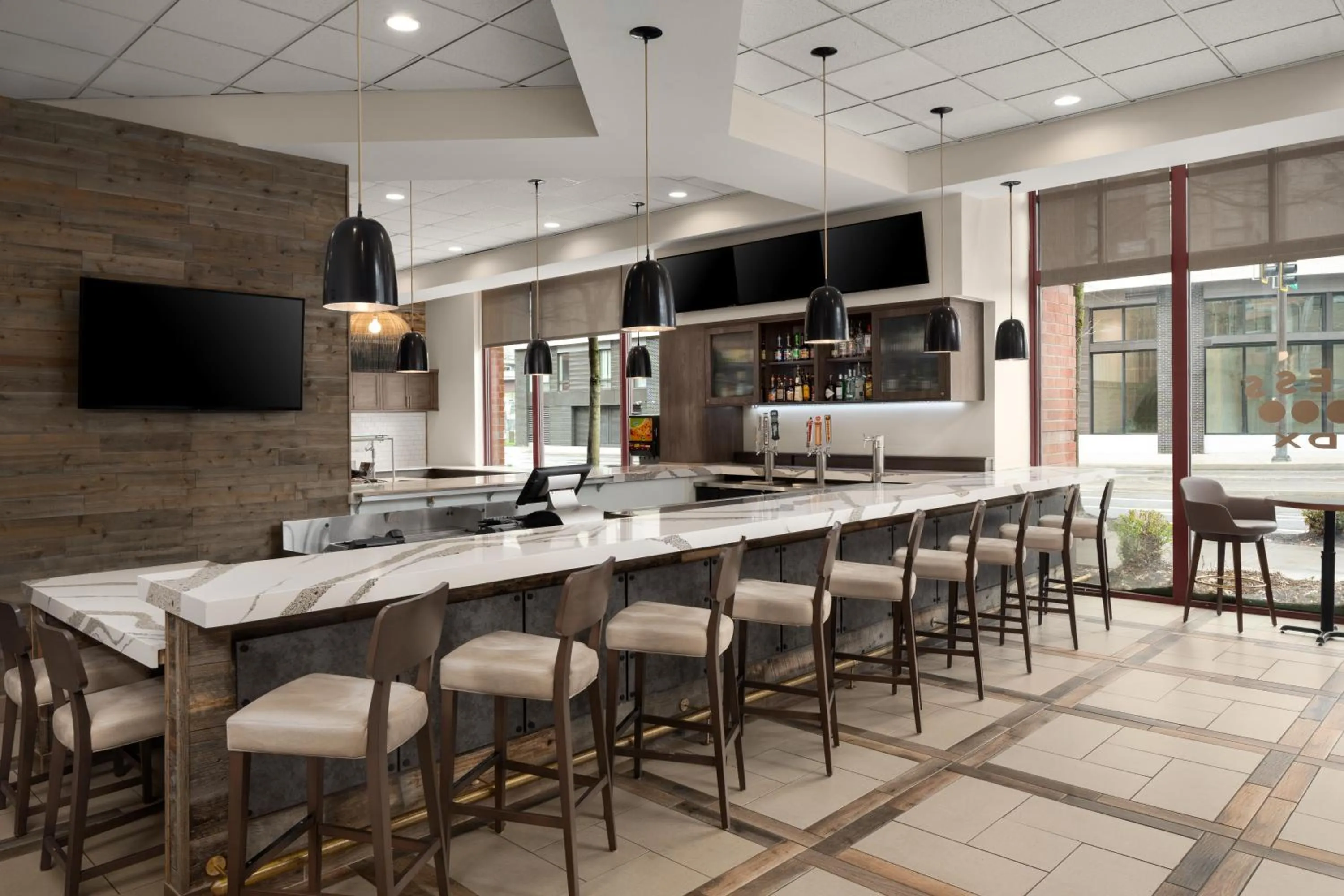 Restaurant/places to eat in Residence Inn Portland Downtown/RiverPlace