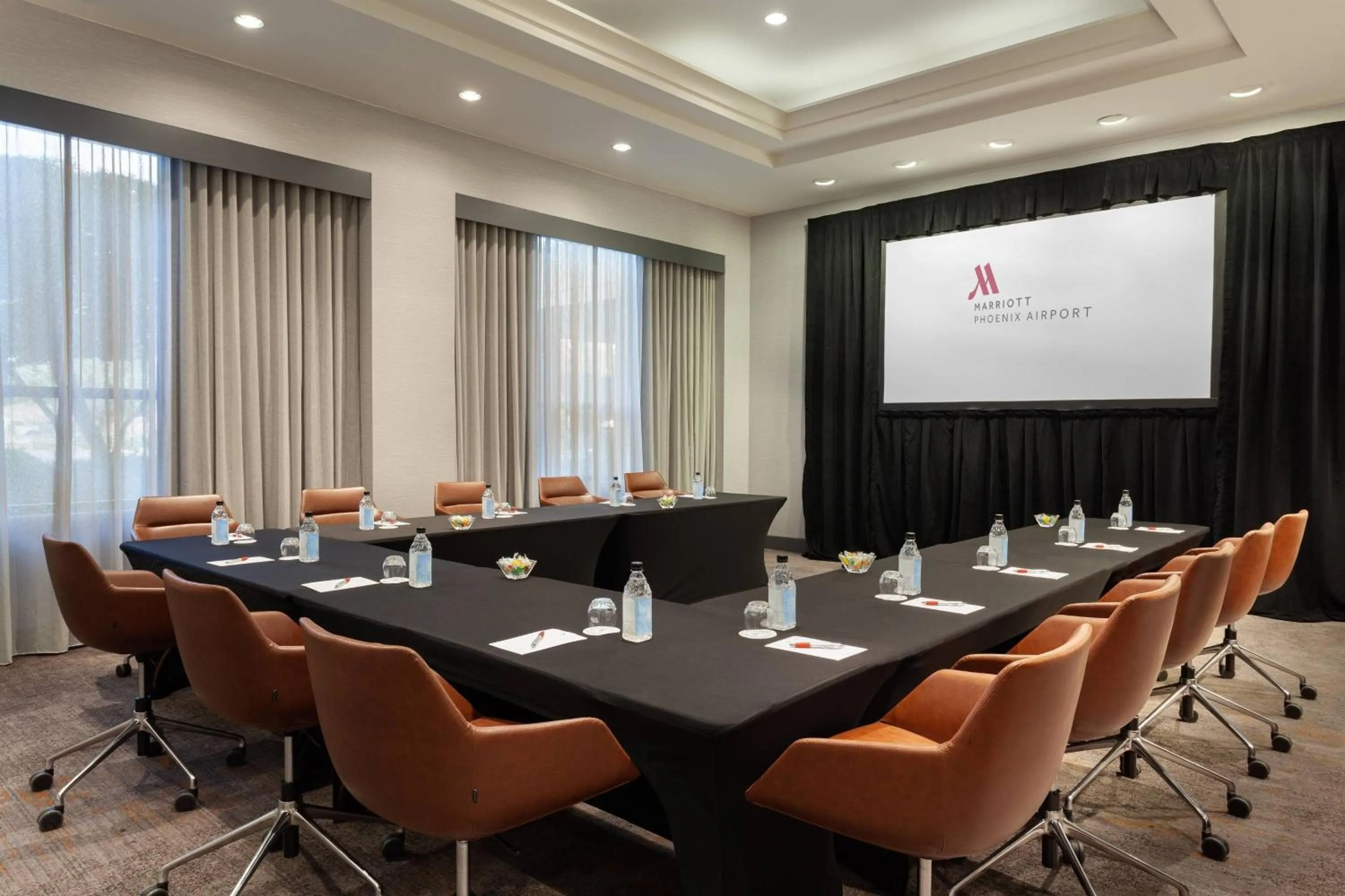 Meeting/conference room in Marriott Phoenix Airport