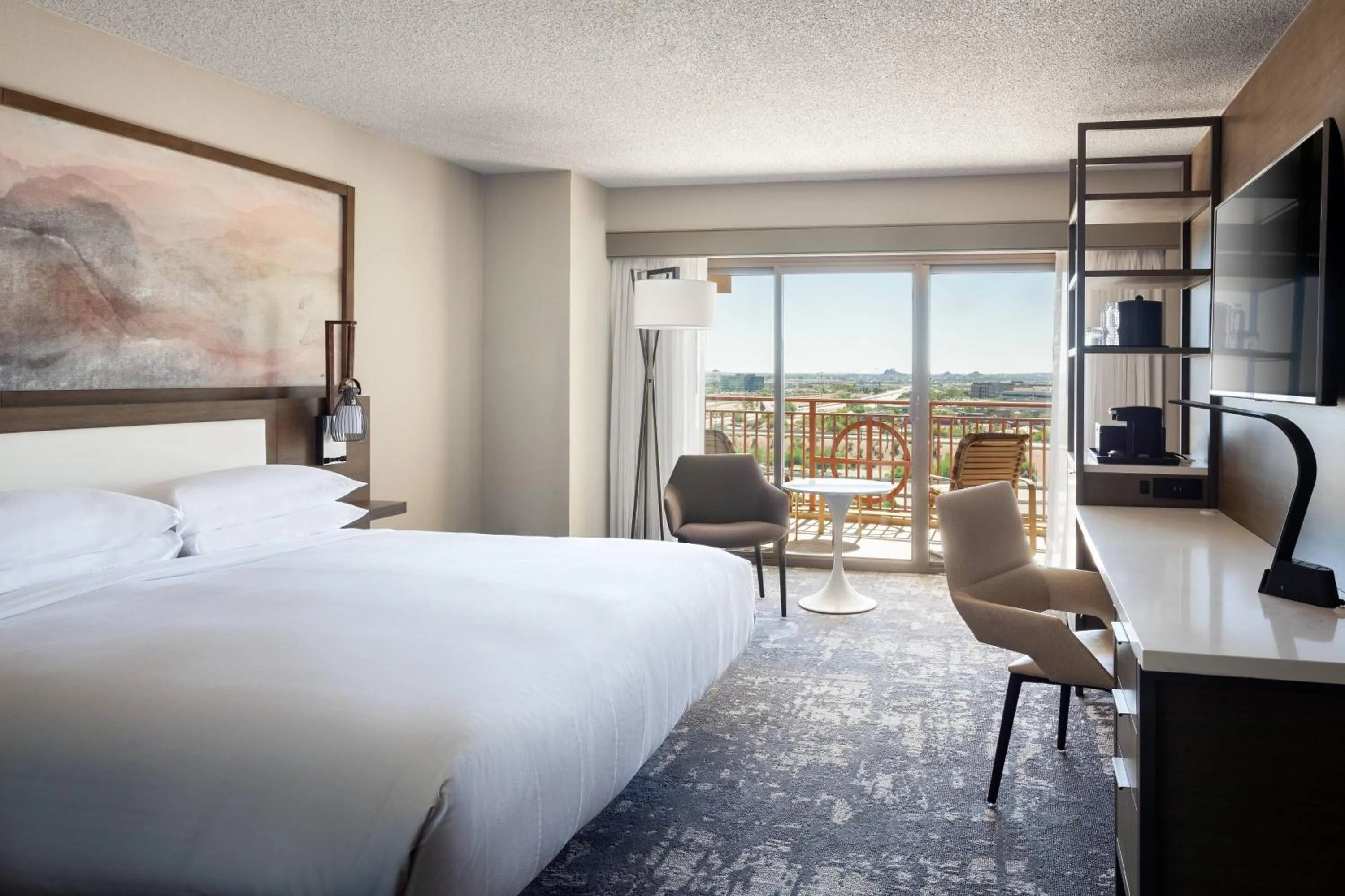 Photo of the whole room, Bed in Marriott Phoenix Airport