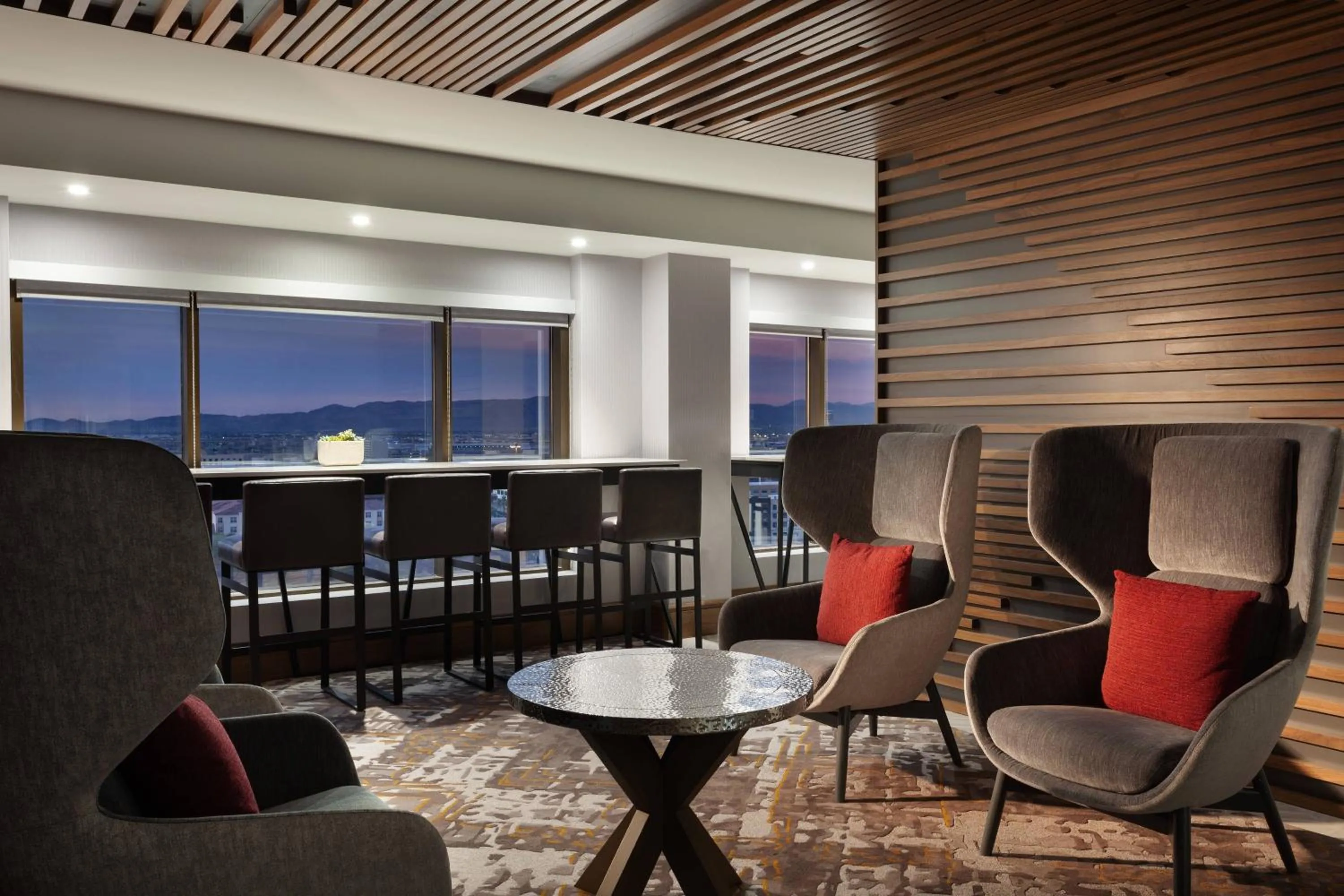 Lounge or bar in Marriott Phoenix Airport