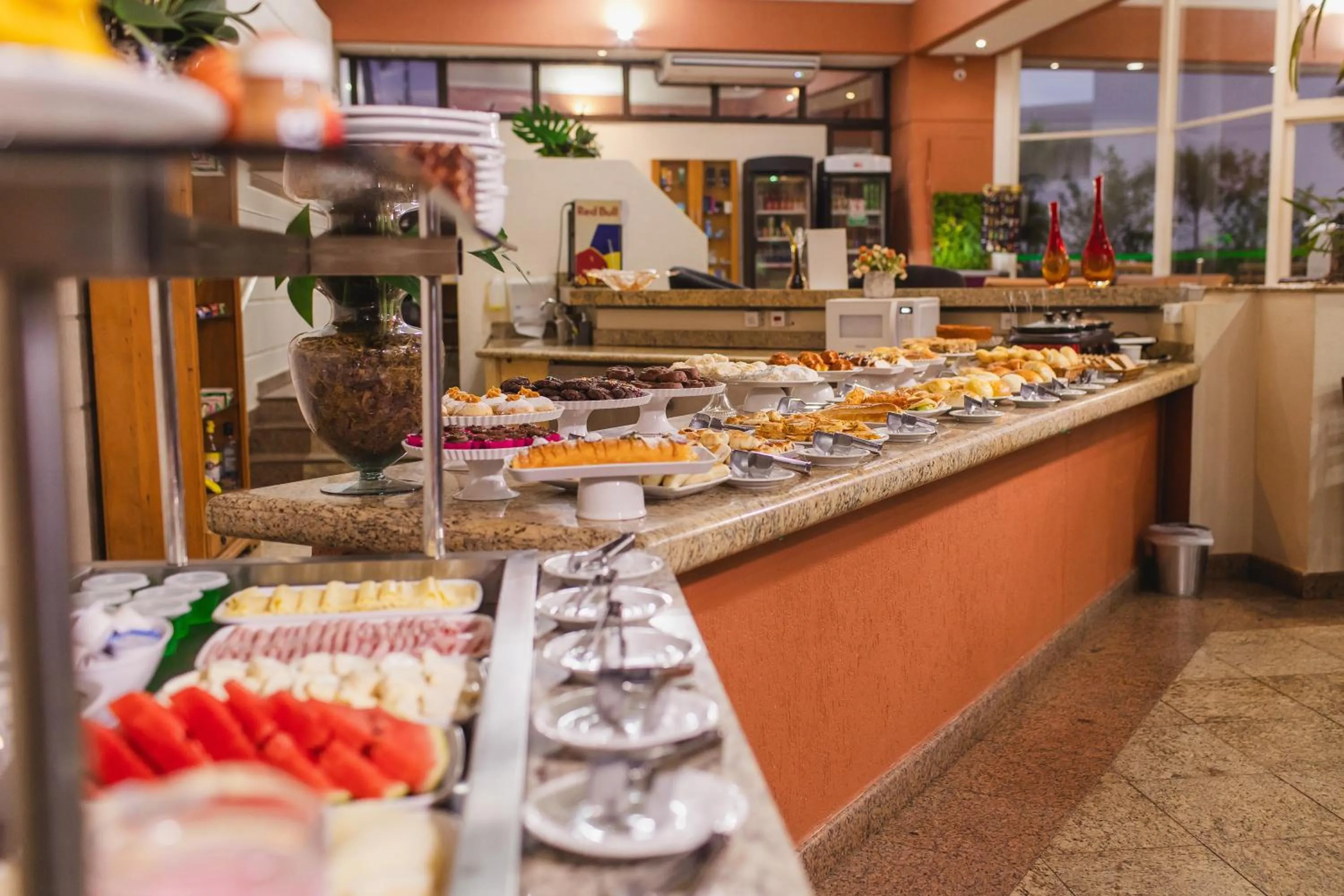 Breakfast in Hotel Golden Park Ribeirão Preto by Nacional Inn