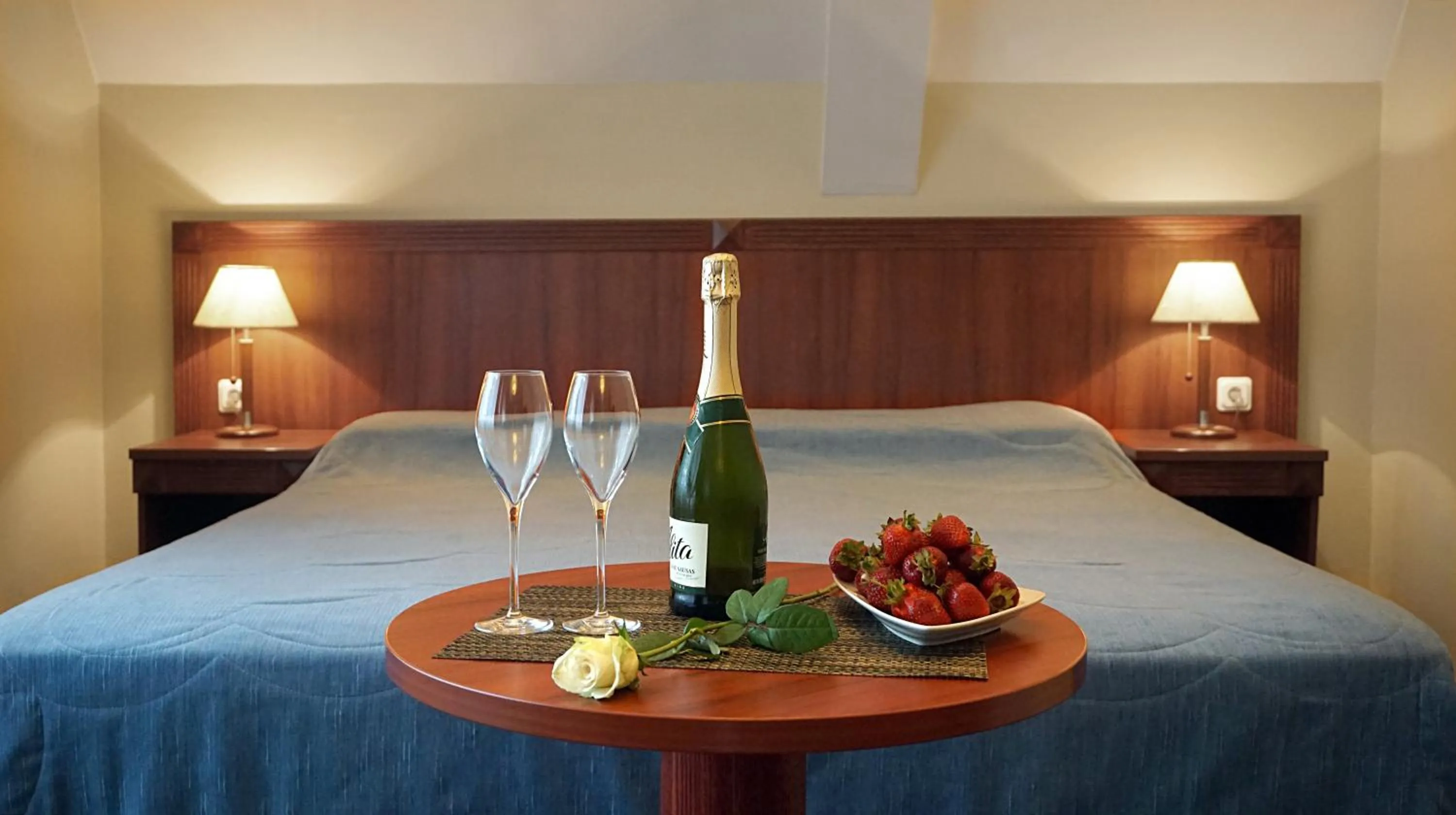 Bed in Hotel Promenada