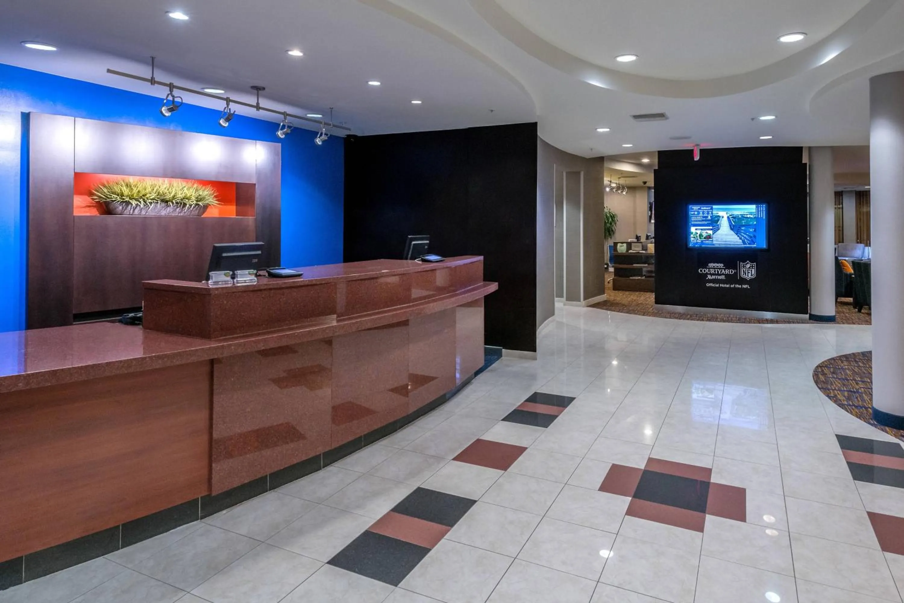 Lobby or reception in Courtyard by Marriott Panama City