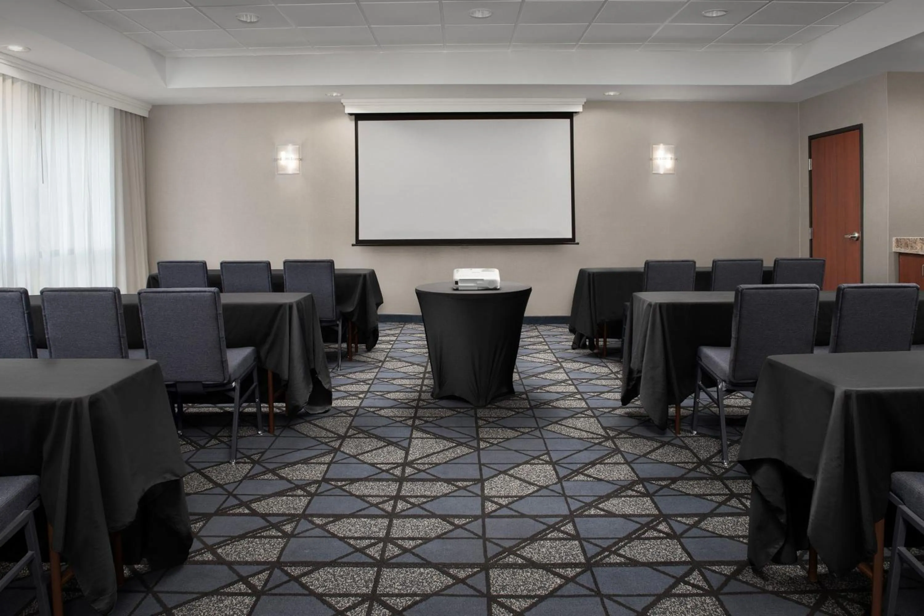Meeting/conference room in Courtyard by Marriott Panama City