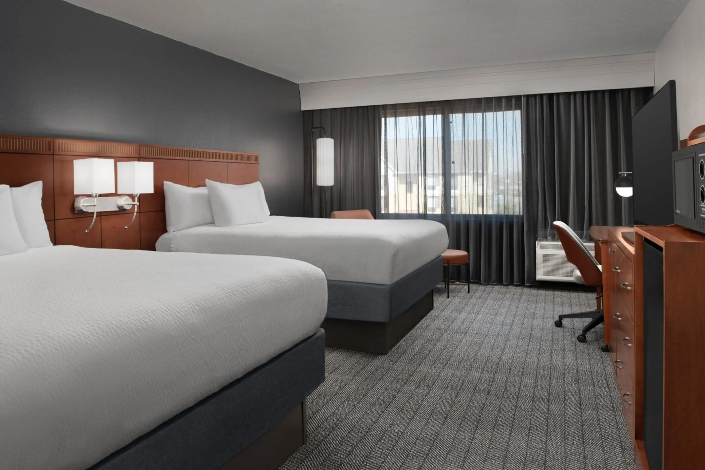 Photo of the whole room, Bed in Courtyard by Marriott Panama City