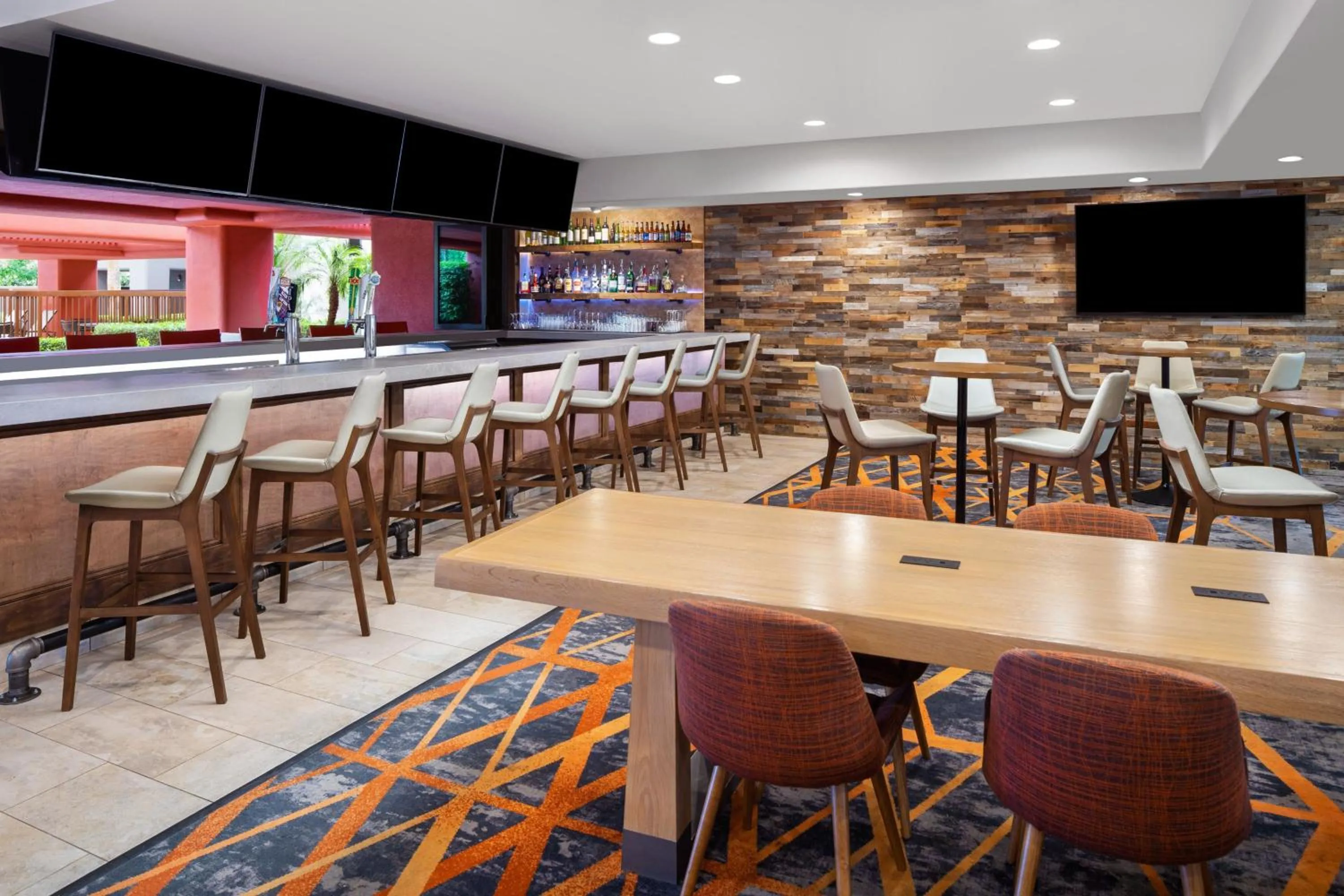 Lounge or bar in Courtyard Scottsdale North