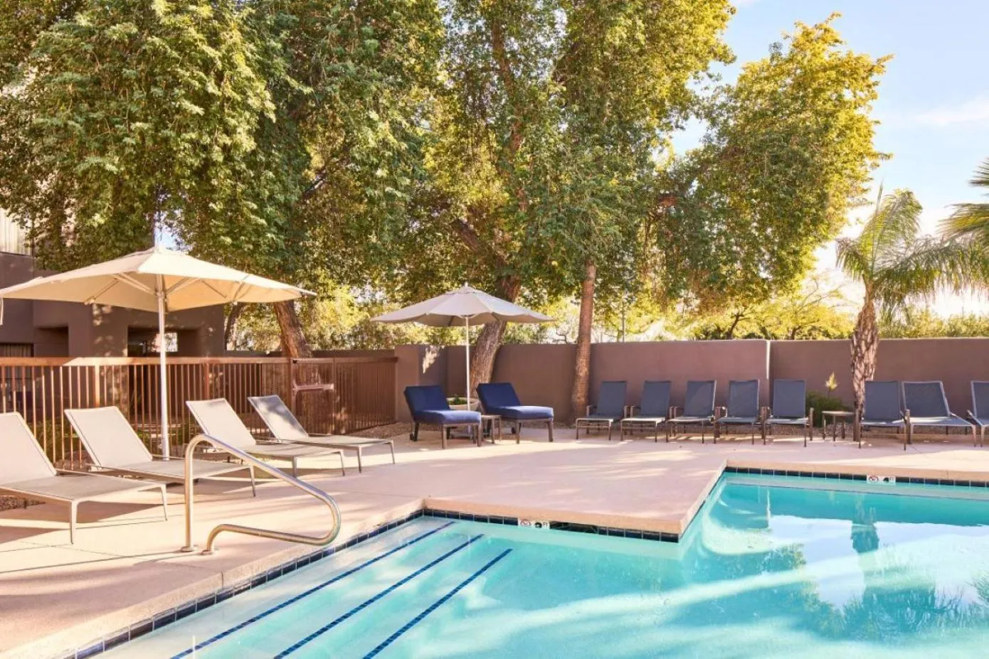 Swimming pool in Courtyard Scottsdale North