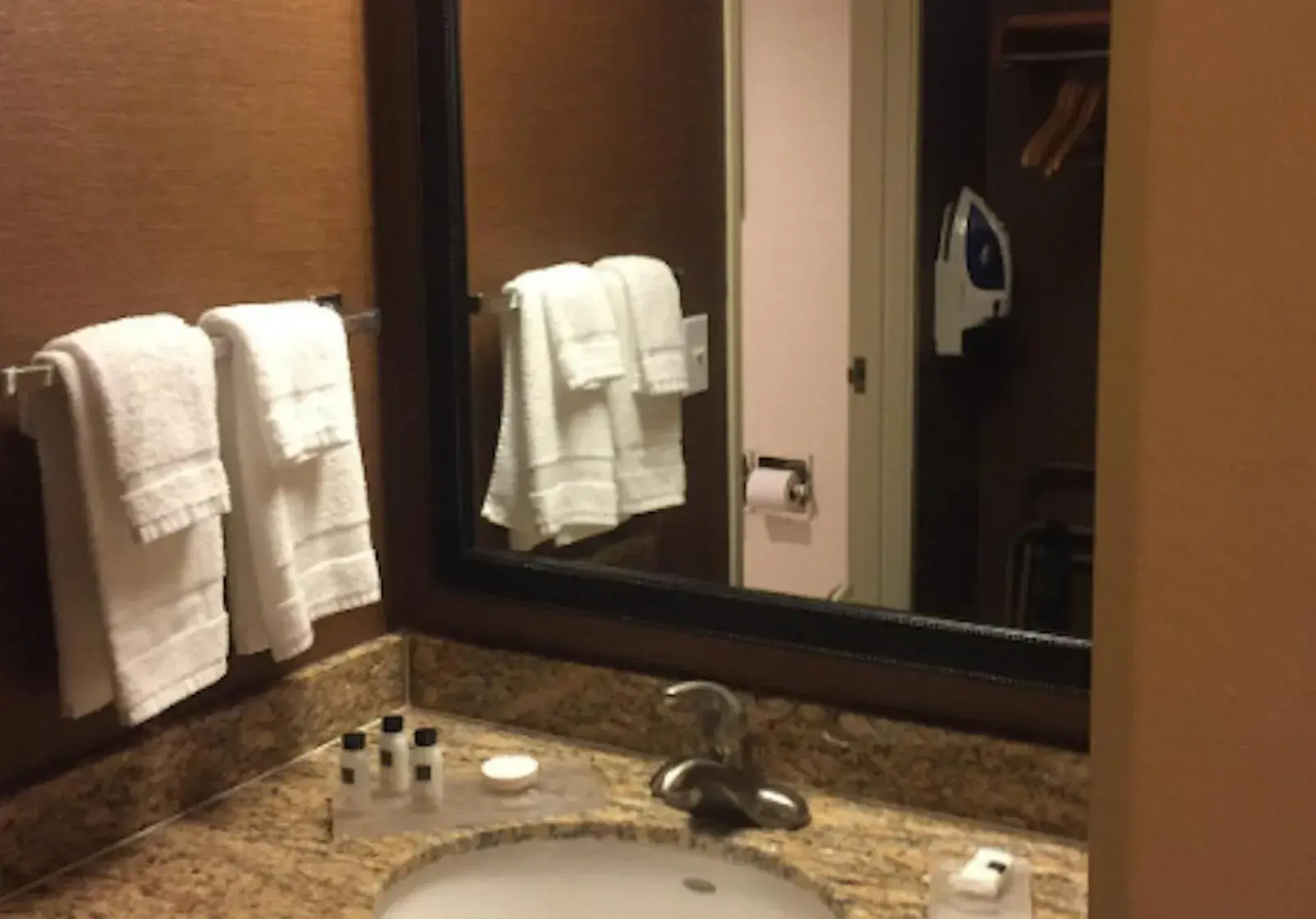 King Suite with Sofa Bed - Non Smoking in Country Inn & Suites by Radisson, Phoenix Airport, AZ King Suite with Sofa Bed - Non Smoking in Country Inn & Suites by Radisson, Phoenix Airport, AZ