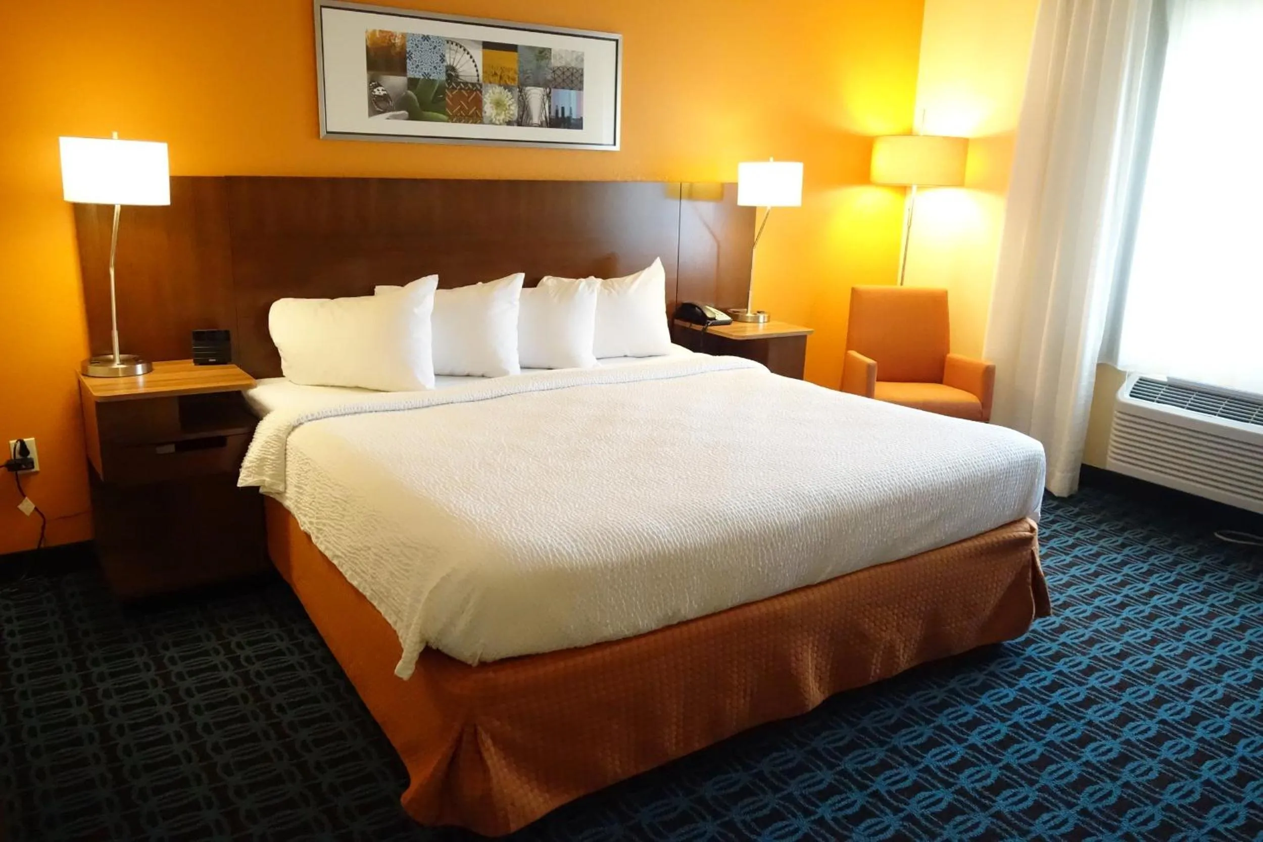 Bedroom, Bed in Country Inn & Suites by Radisson, Phoenix Airport, AZ