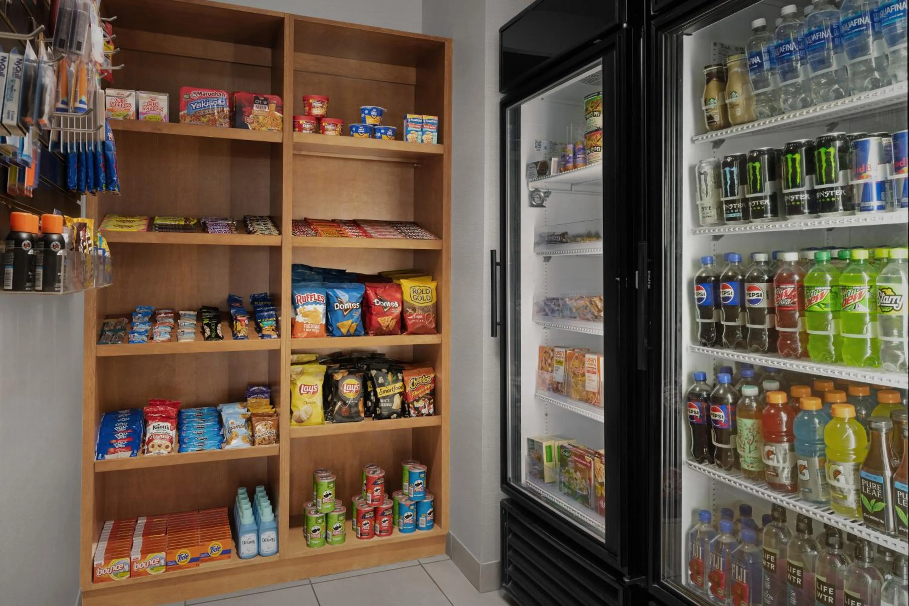 Food and drinks in Residence Inn Phoenix North Happy Valley