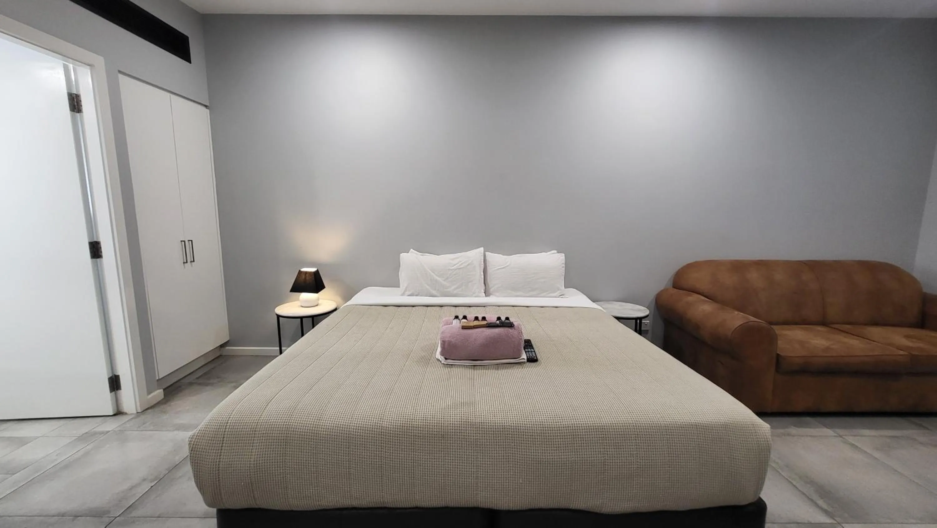 Bed in Jesmond Executive Villas