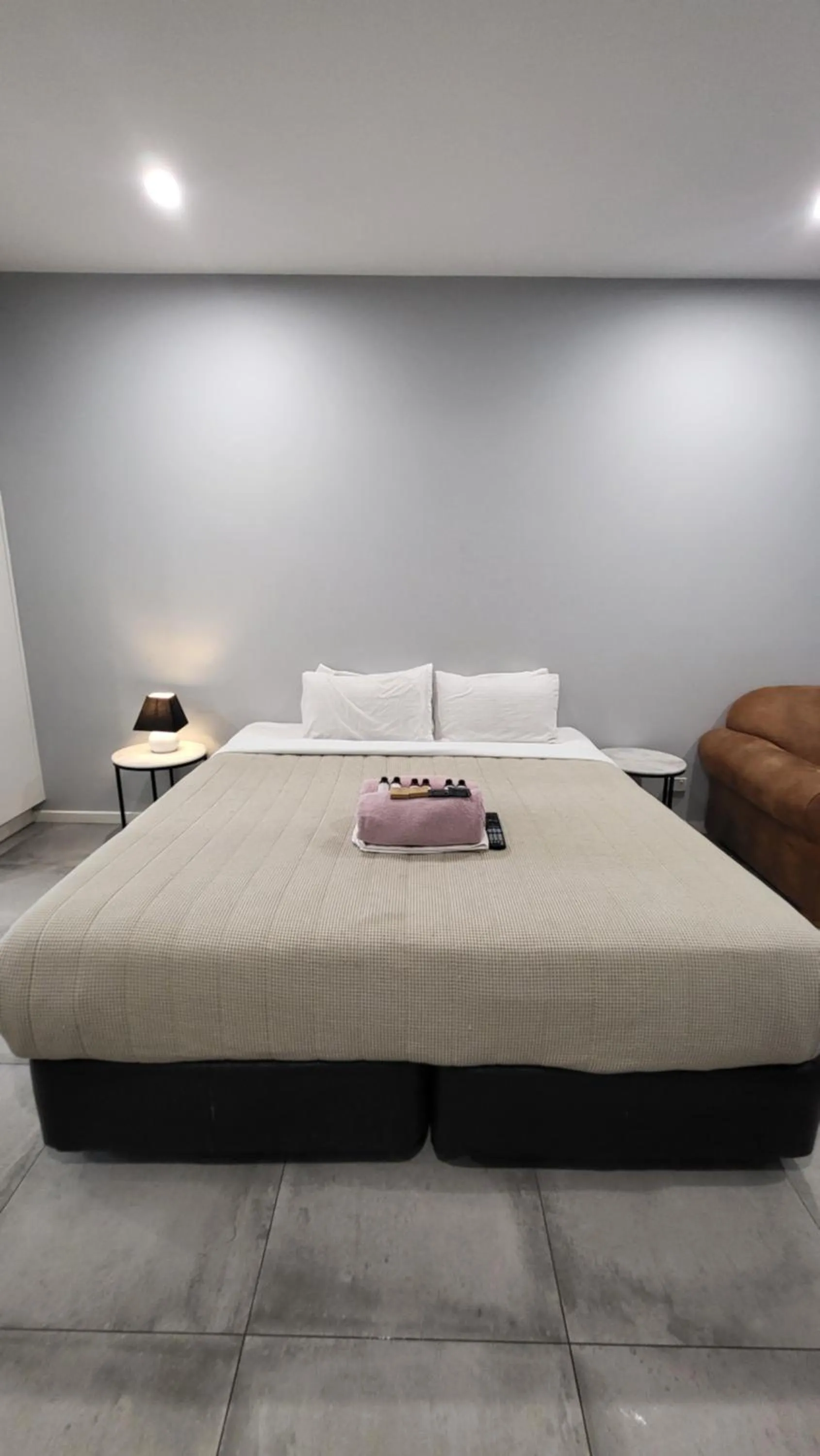 Bed in Jesmond Executive Villas