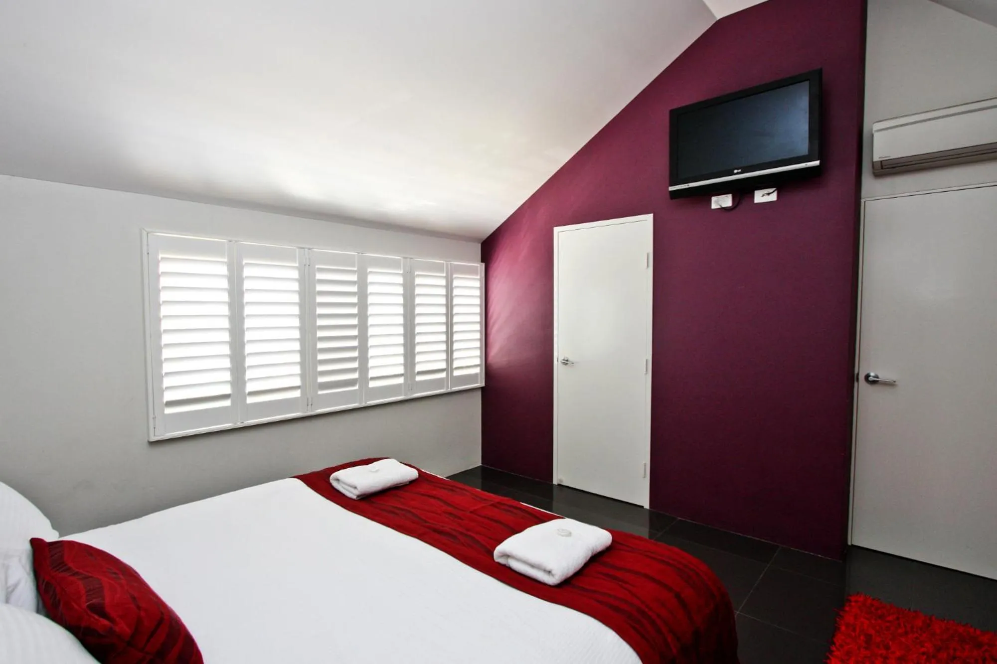 Bed in Jesmond Executive Villas