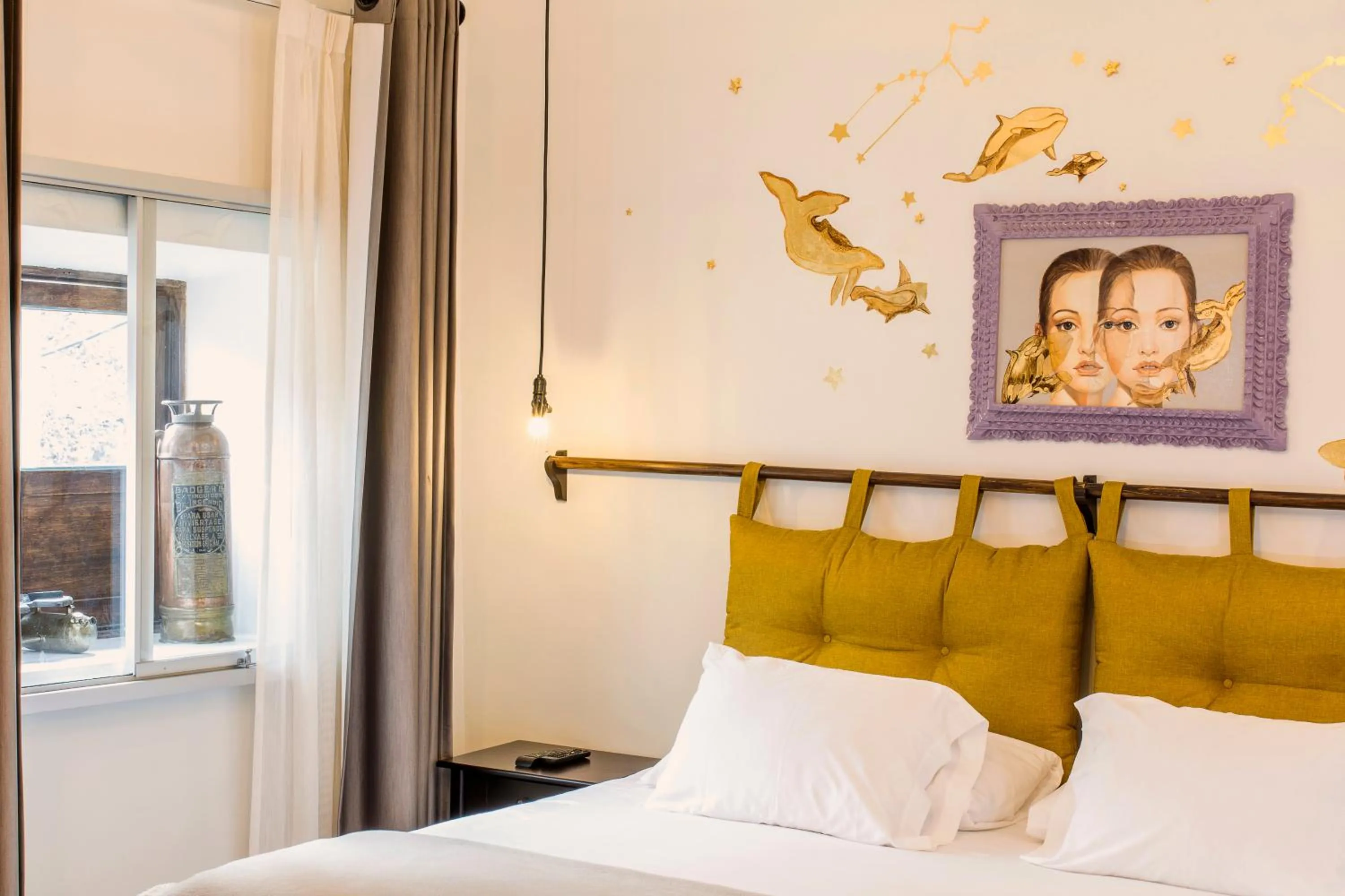 Photo of the whole room, Bed in X.O Art House