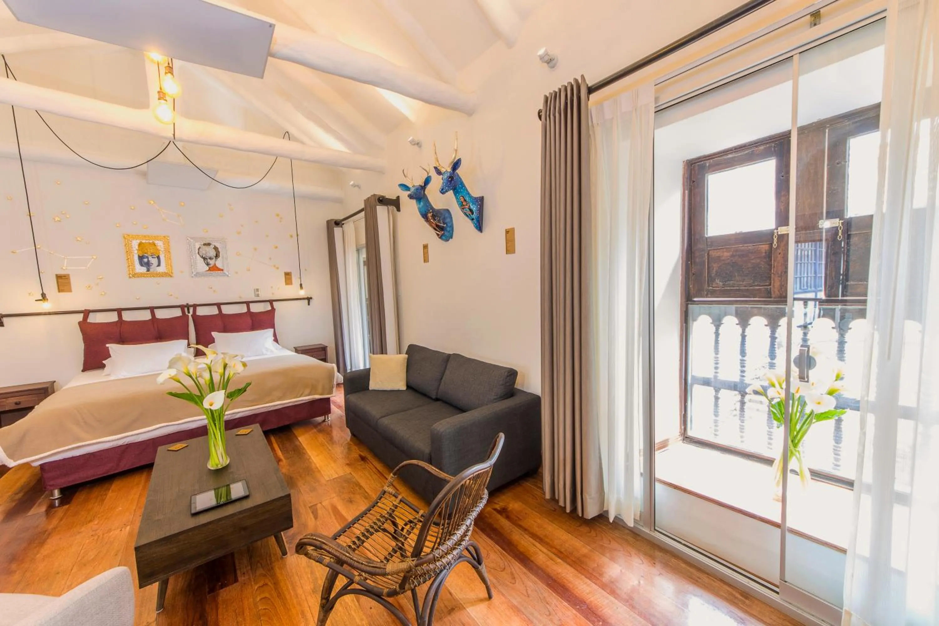 Photo of the whole room, Bed in X.O Art House