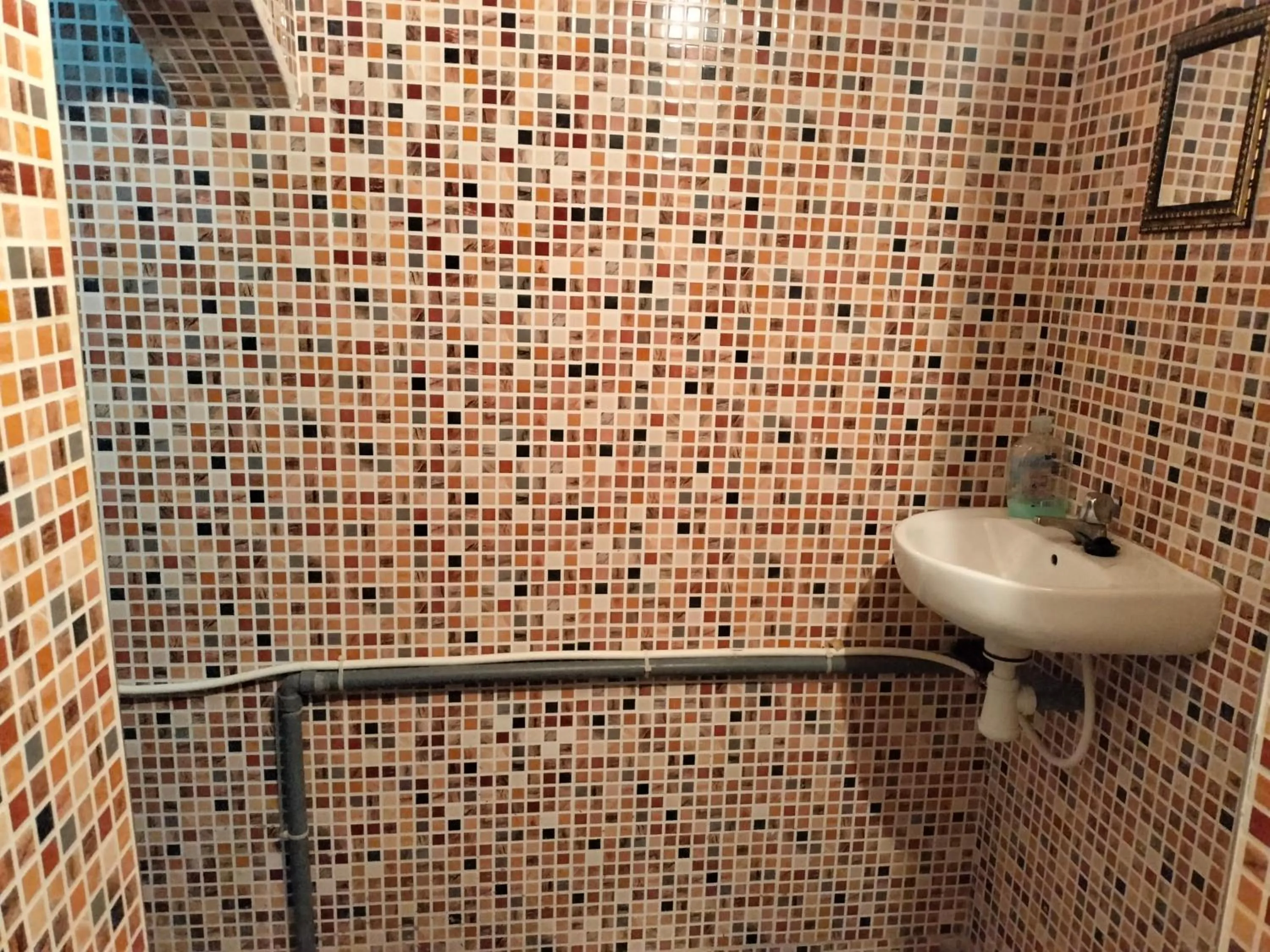 Shower in Hotel El ghazi