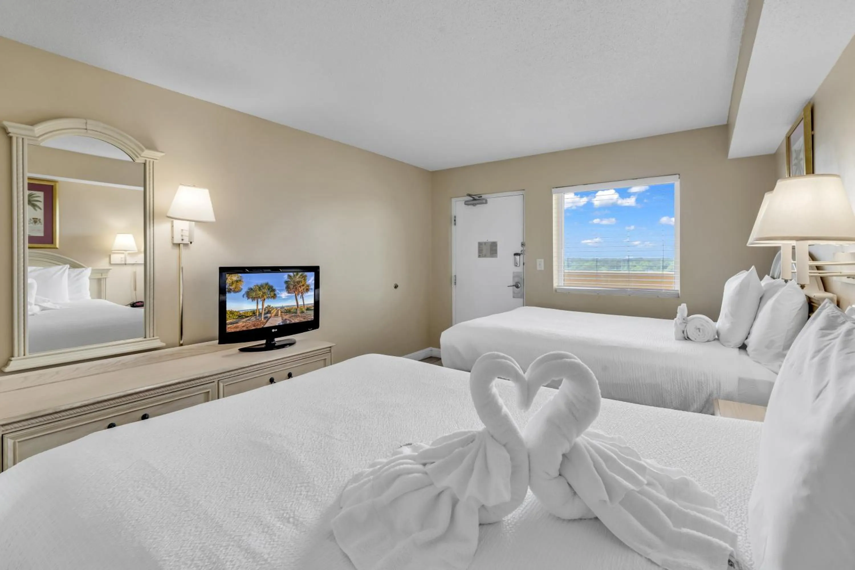 Bedroom, Bed in Oceanfront Condo Camelot By the Sea