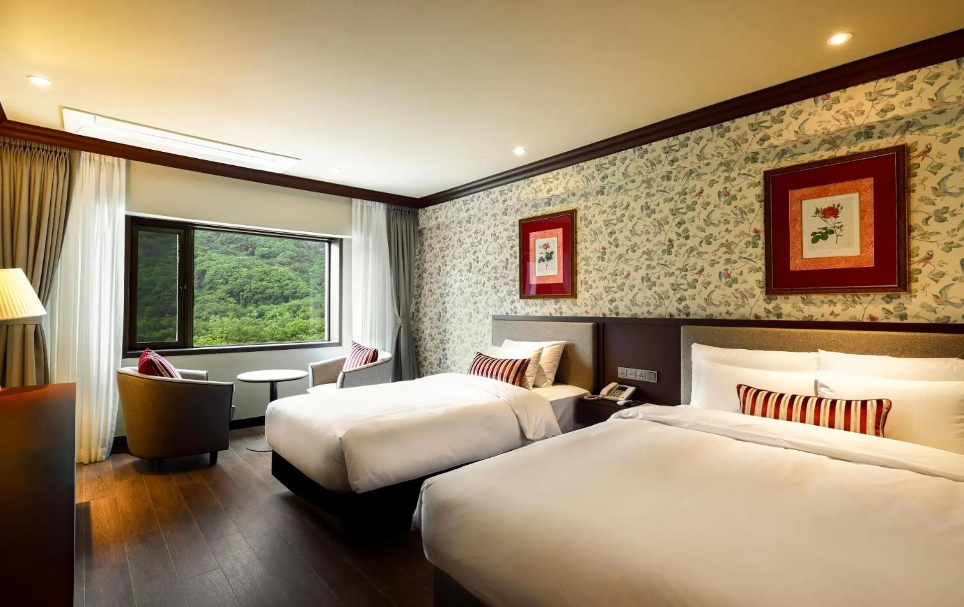 Photo of the whole room, Bed in KensingtonHotel Seorak