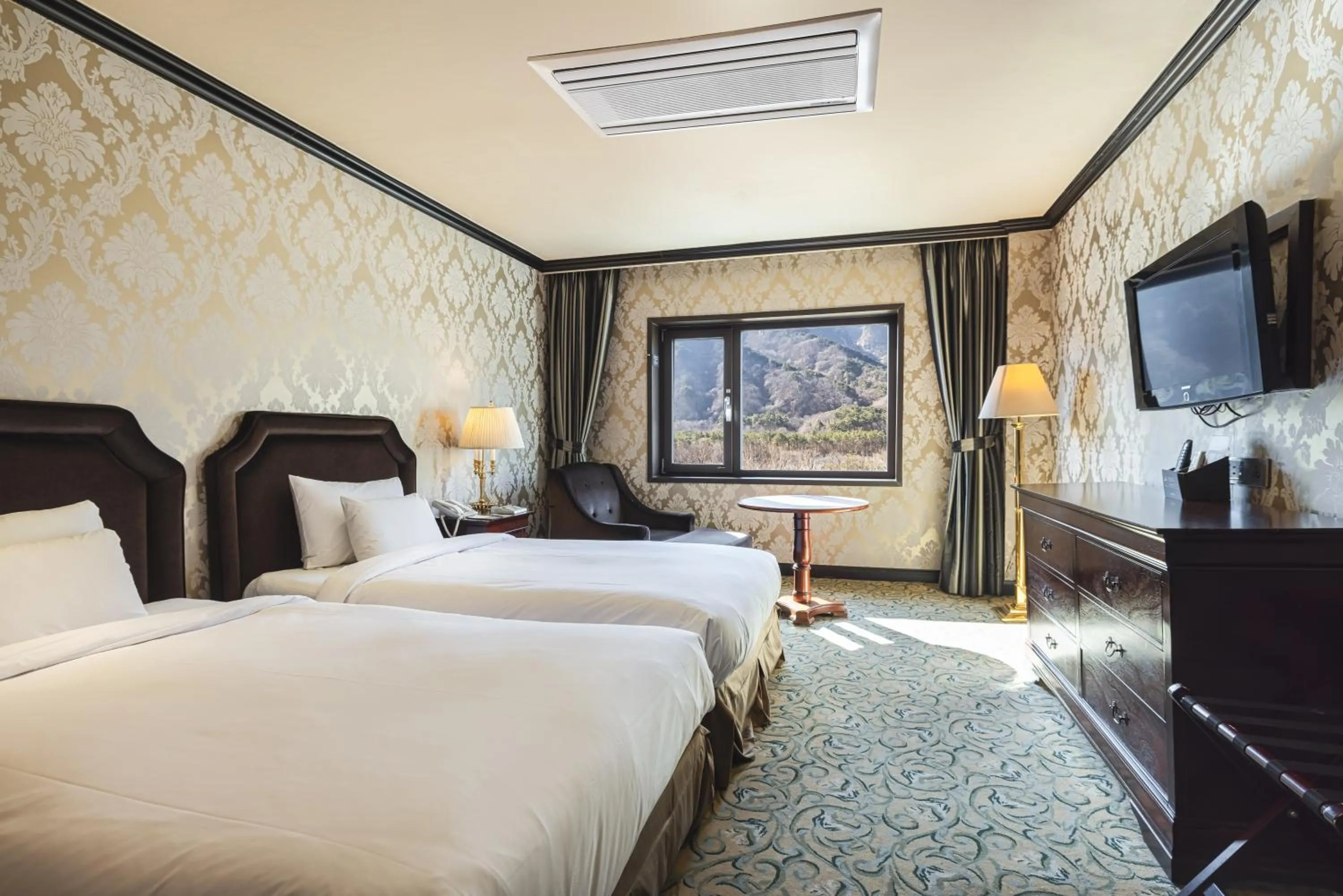 Decorative detail, Bed in KensingtonHotel Seorak