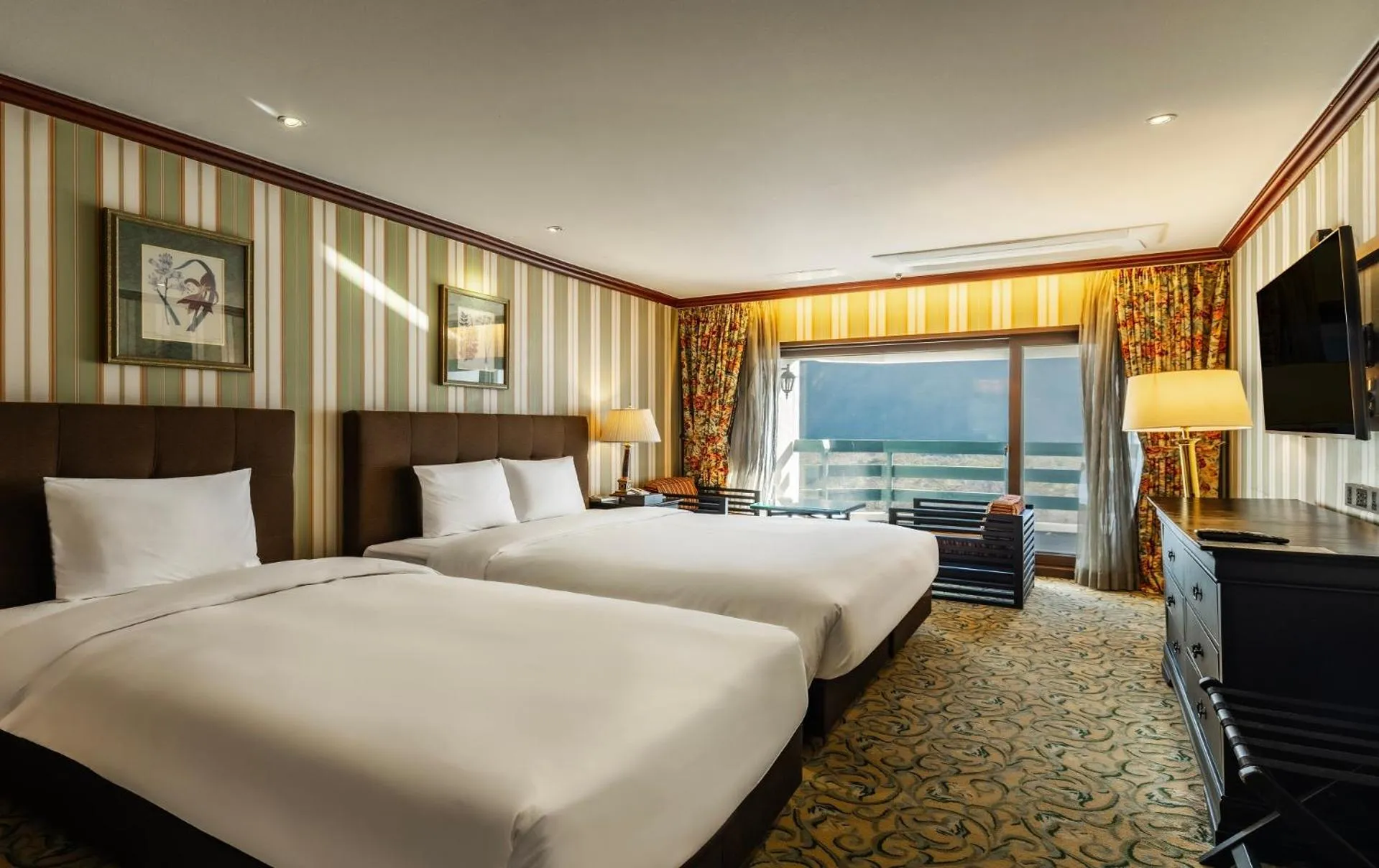 Photo of the whole room, Bed in KensingtonHotel Seorak