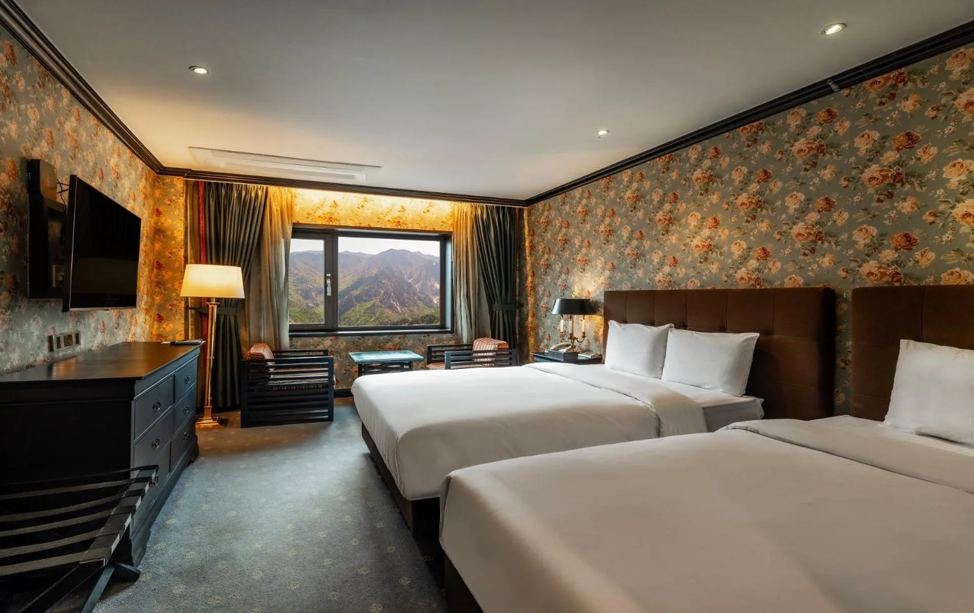 Photo of the whole room, Bed in KensingtonHotel Seorak