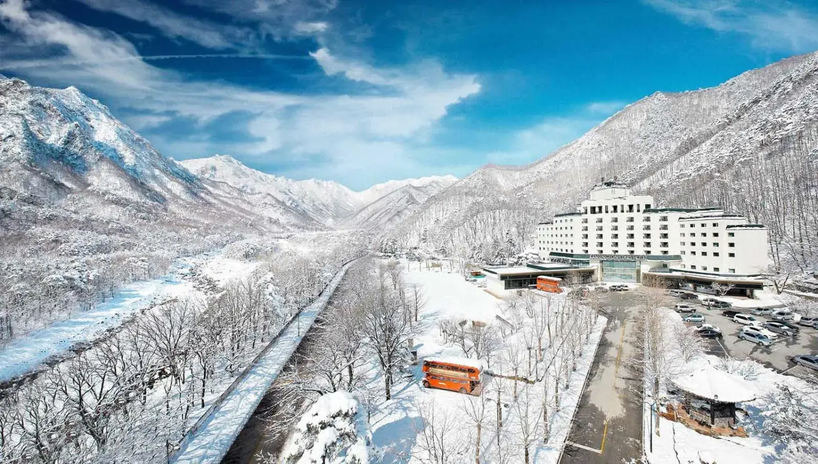 Mountain view in KensingtonHotel Seorak Mountain view in KensingtonHotel Seorak