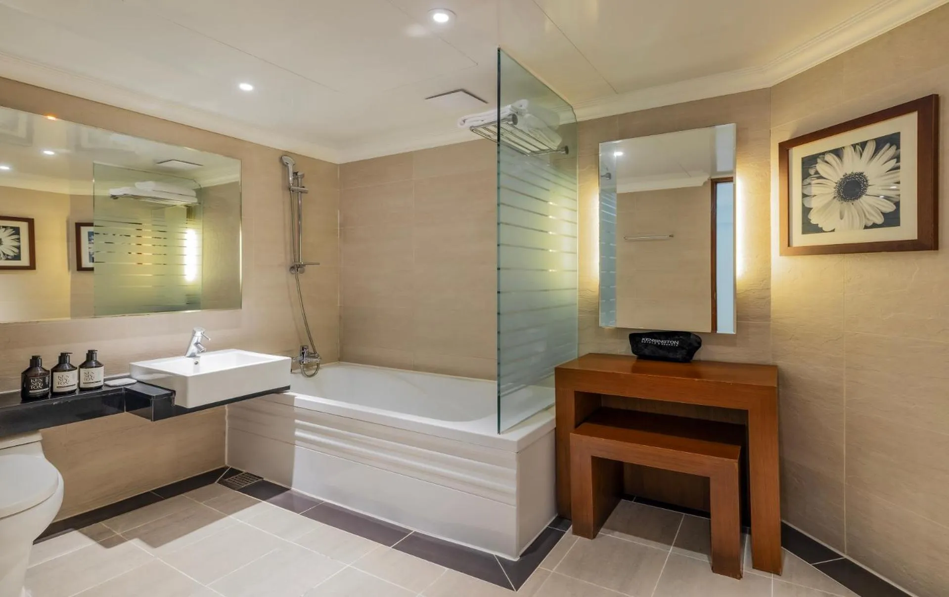 Bathroom in KensingtonHotel Seorak