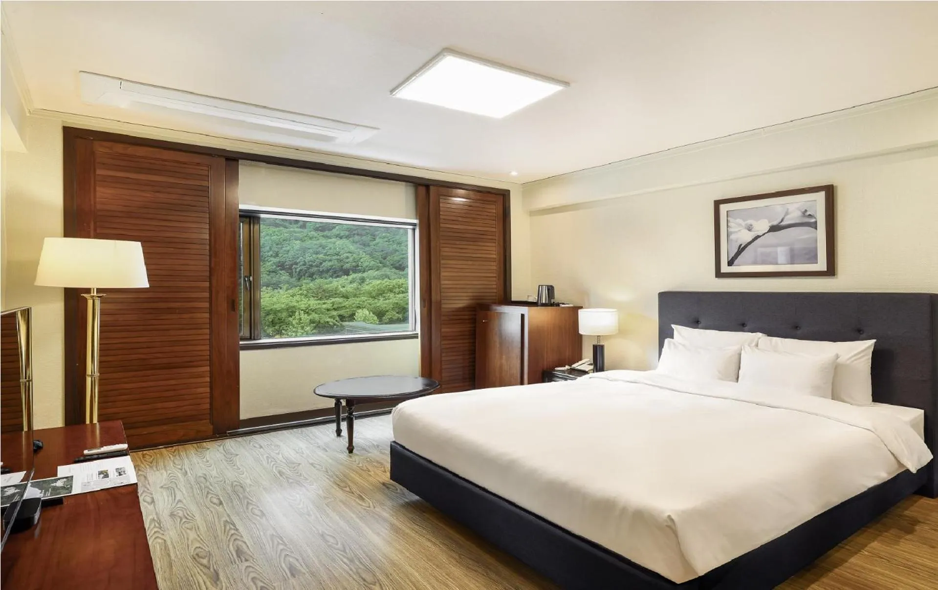 Decorative detail, Bed in KensingtonHotel Seorak