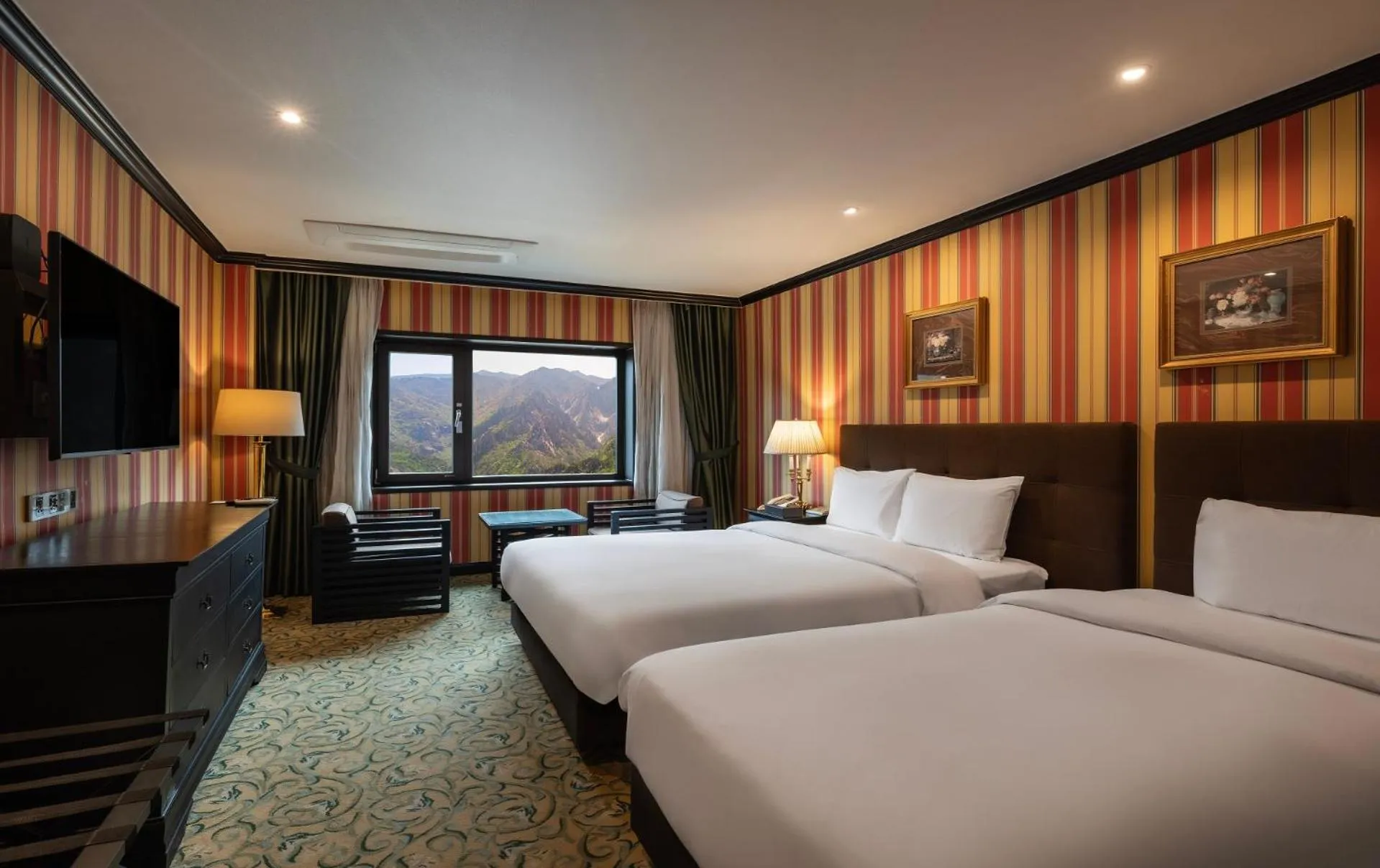 Photo of the whole room, Bed in KensingtonHotel Seorak