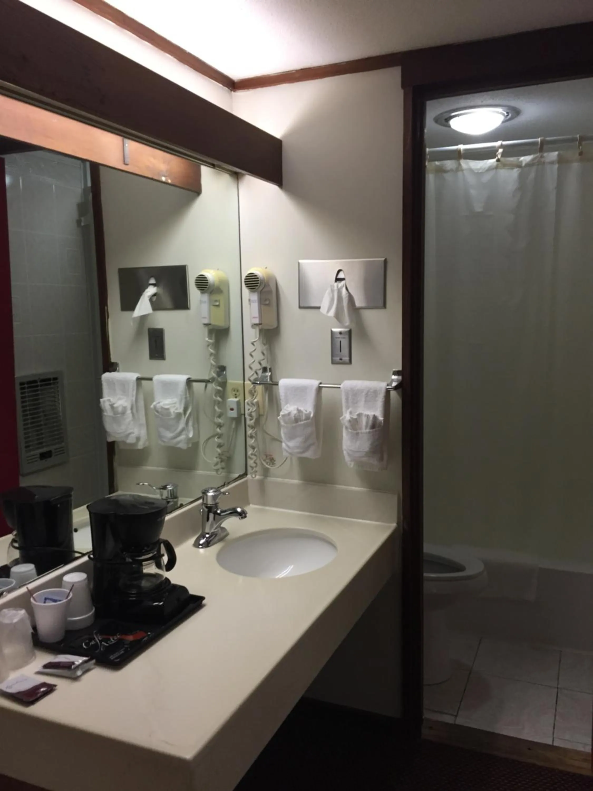 Bathroom in North King Motel