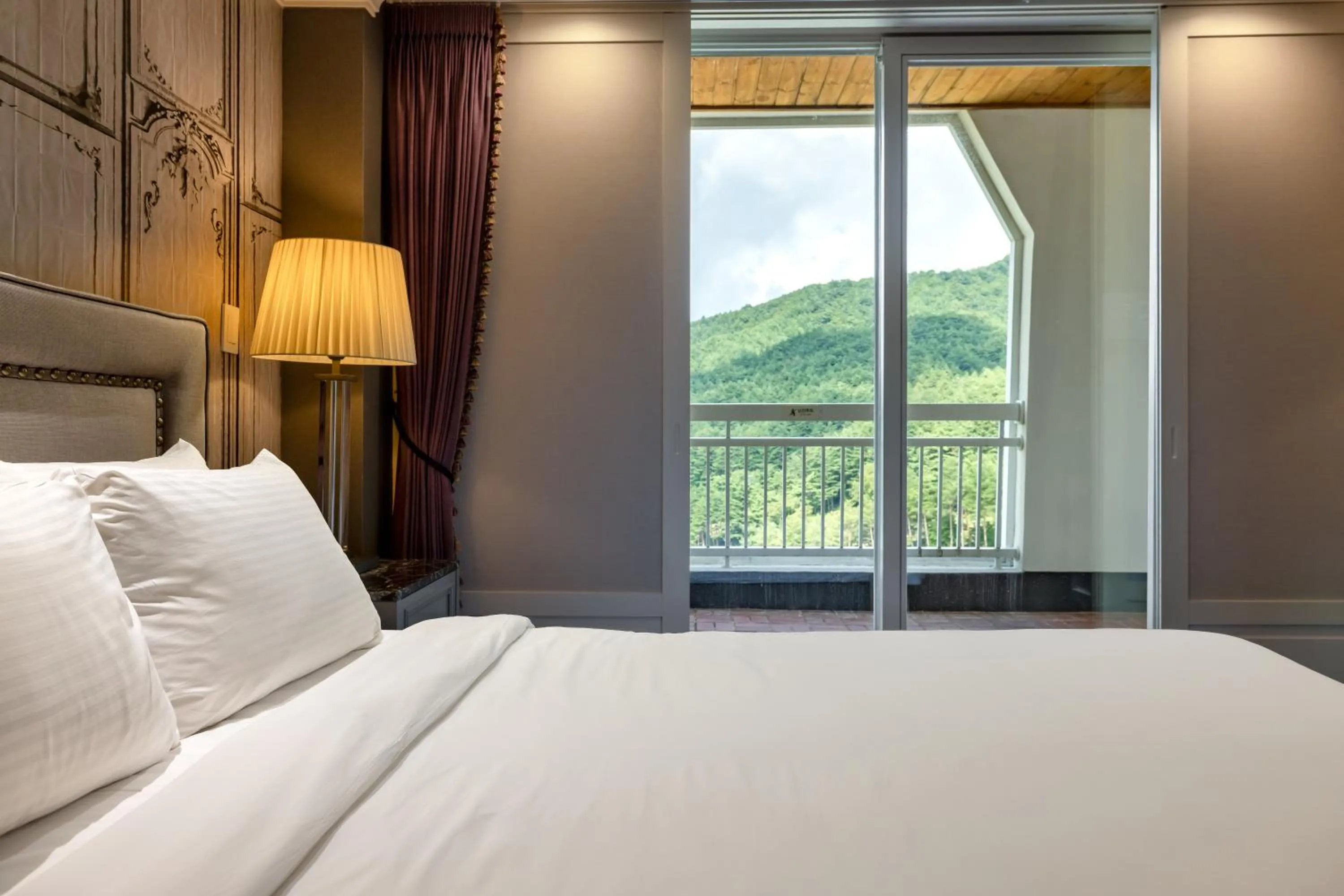 Bed in Kensington Hotel Pyeongchang