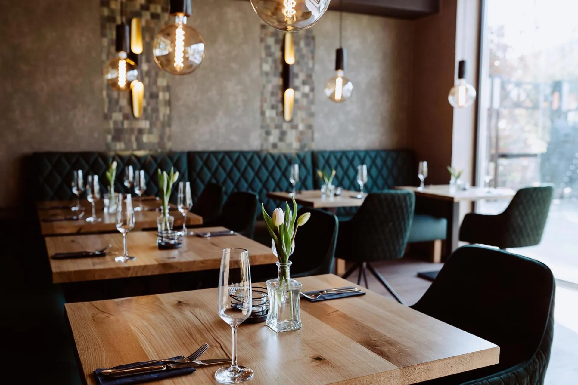 Restaurant/places to eat in Weingut und Gästehaus Apel