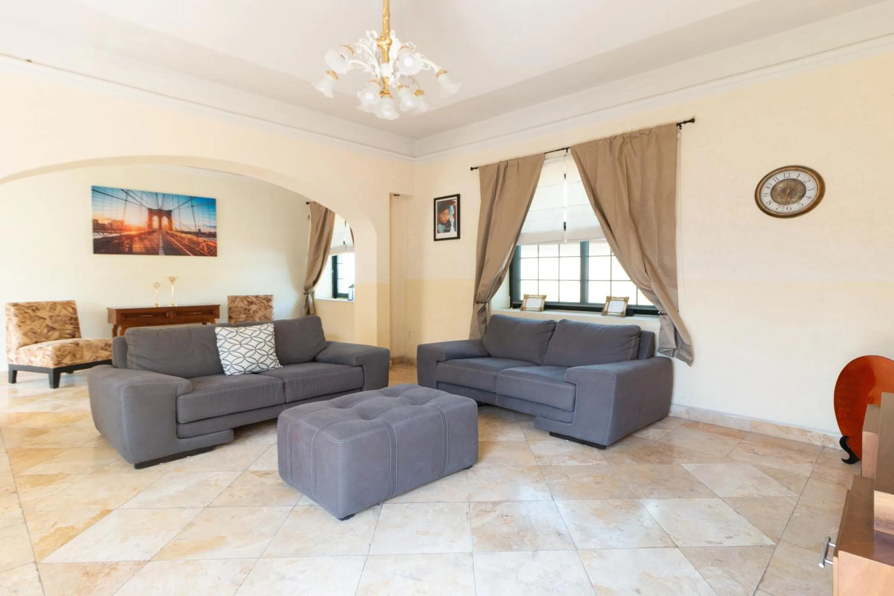 Lobby or reception in Capital O Hotel San Jose, San Luis Potosi