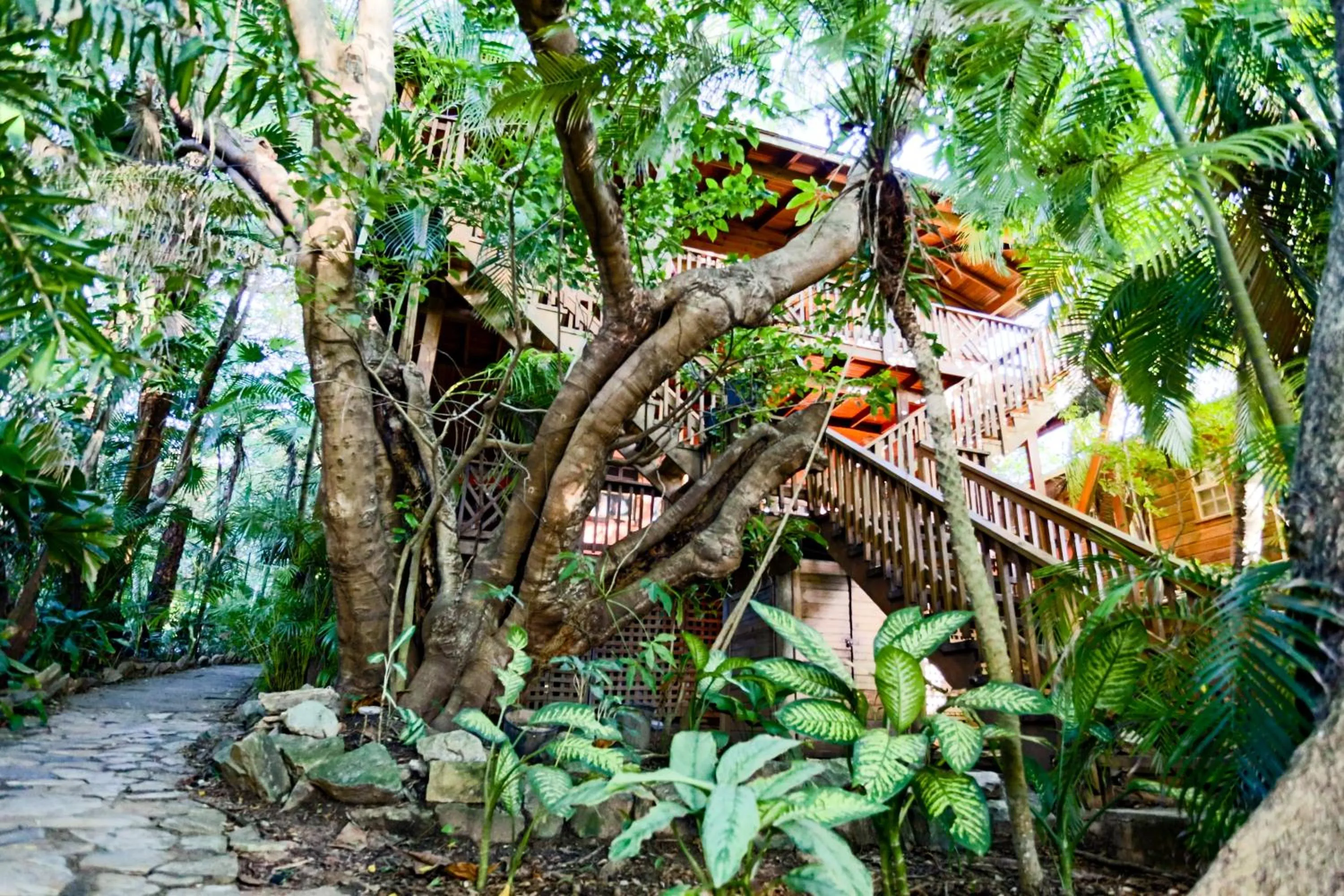 Posada Arco Iris, West End