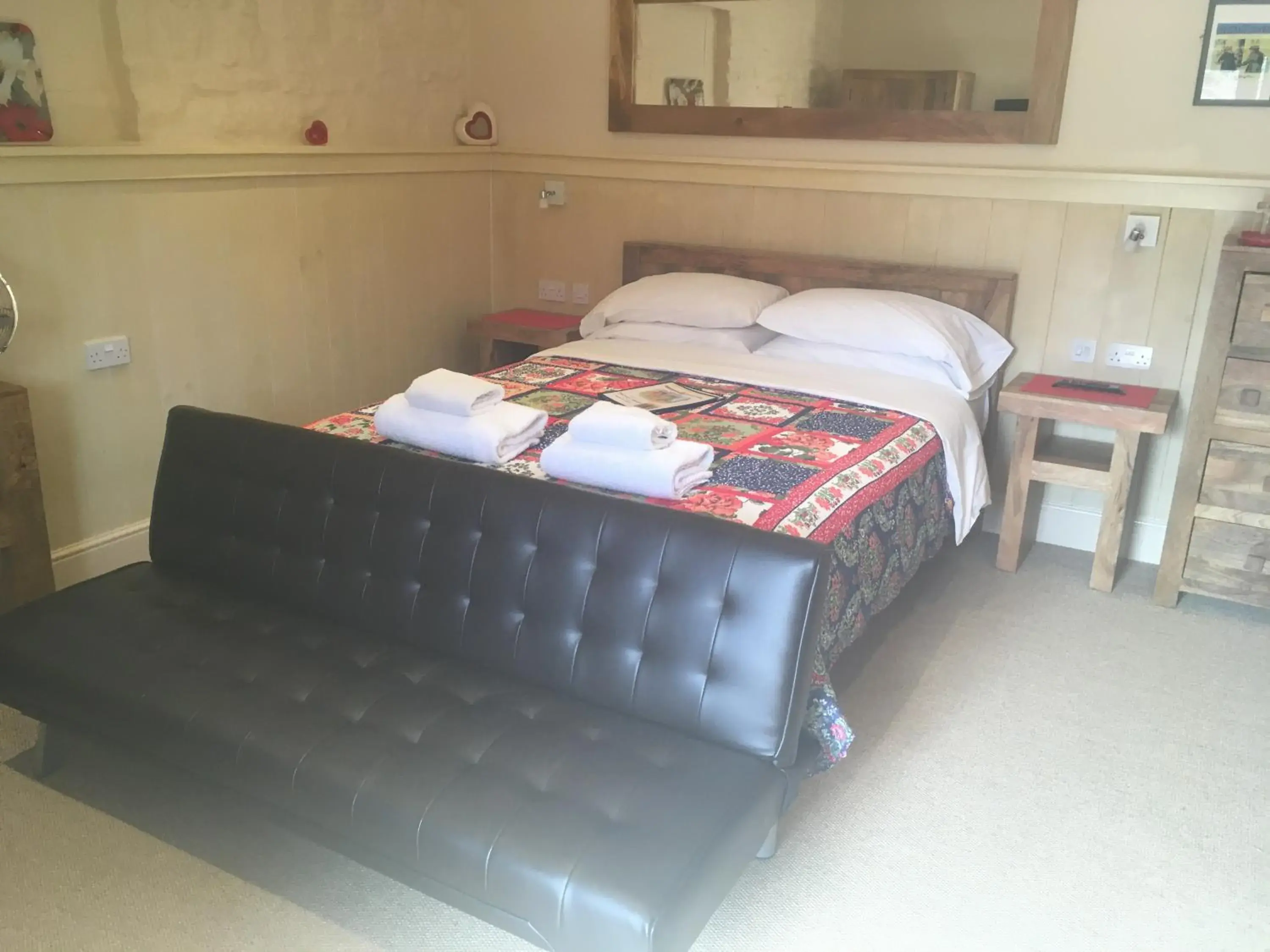 Photo of the whole room, Bed in Widbrook Barns Photo of the whole room, Bed in Widbrook Barns