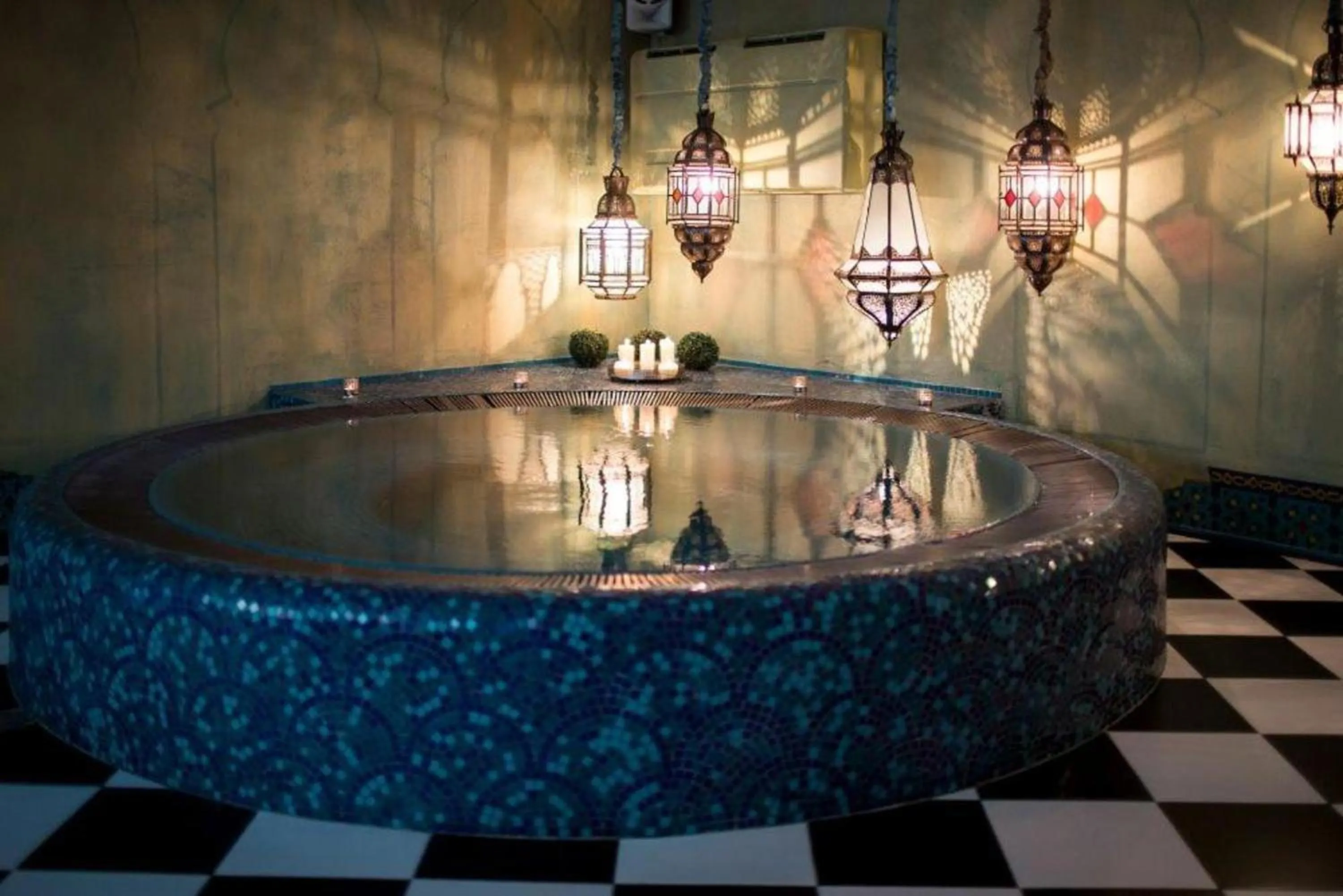 Hot Tub in Apvalaus Stalo Klubas Gastro & SPA Hotel