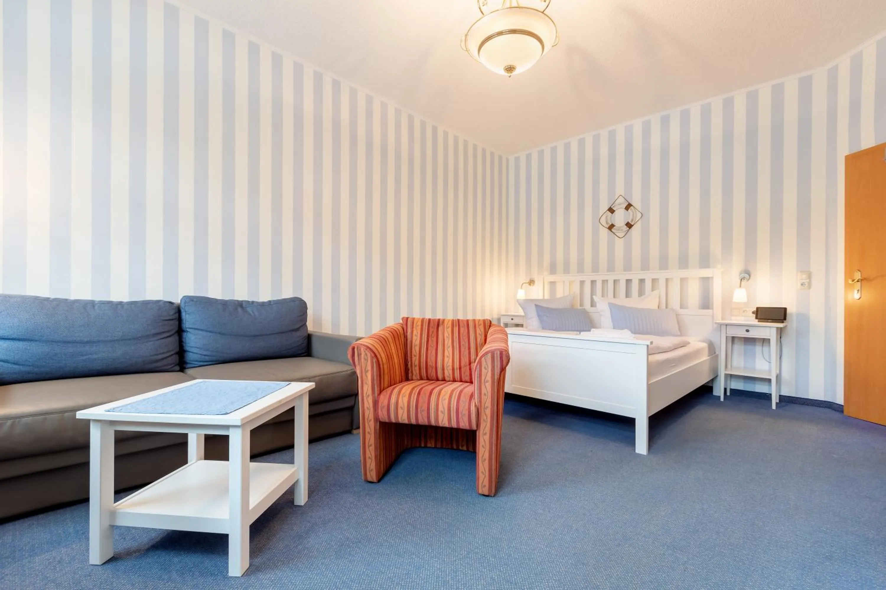 Photo of the whole room, Bed in Hotel Villa Seeschlößchen