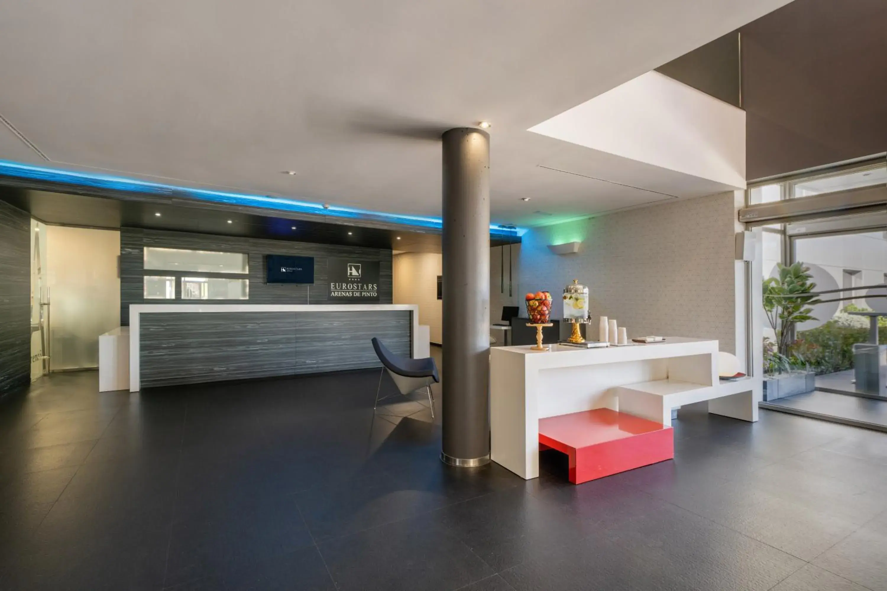 Lobby or reception, Bed in Eurostars Arenas de Pinto Lobby or reception, Bed in Eurostars Arenas de Pinto