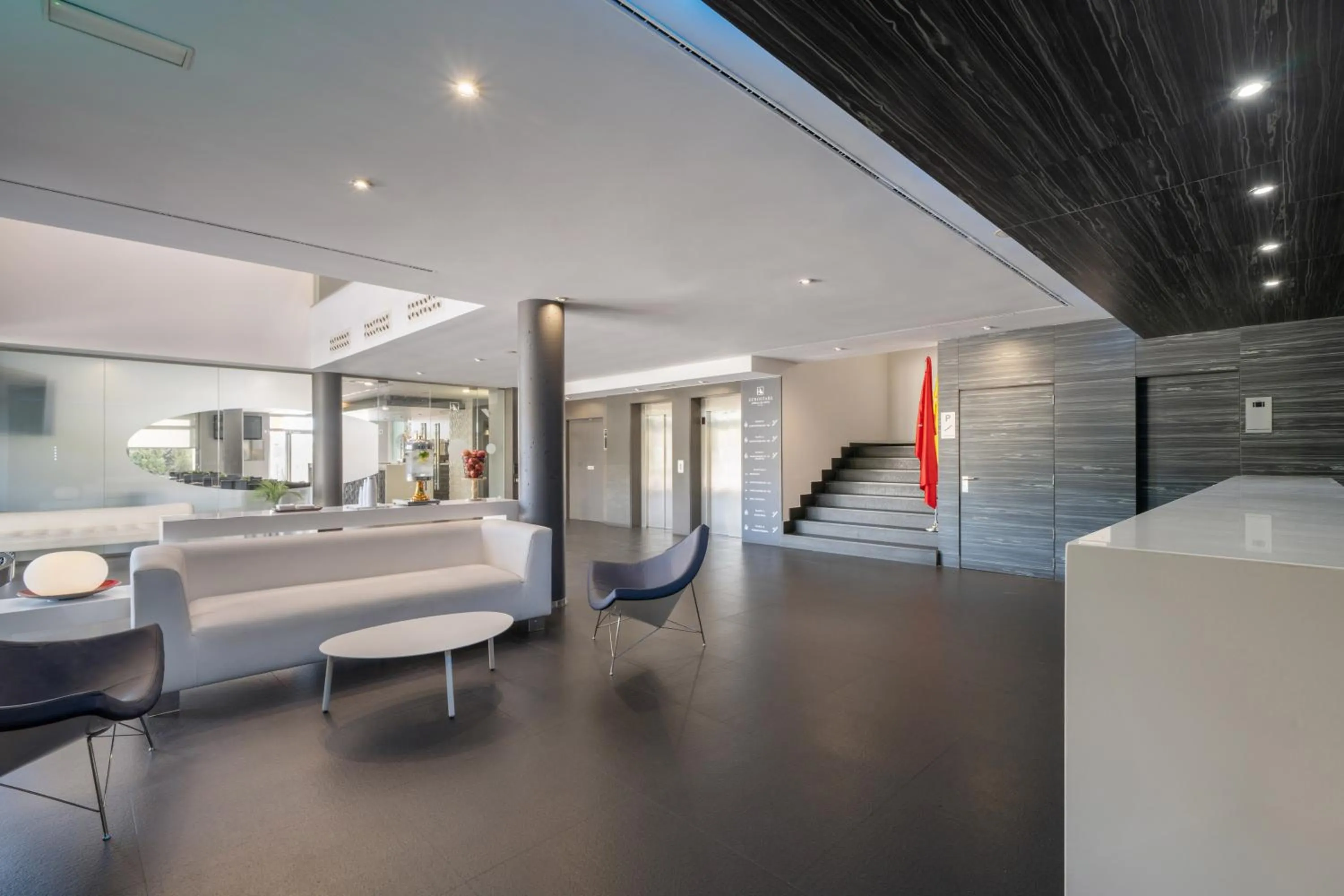 Lobby or reception, Bed in Eurostars Arenas de Pinto