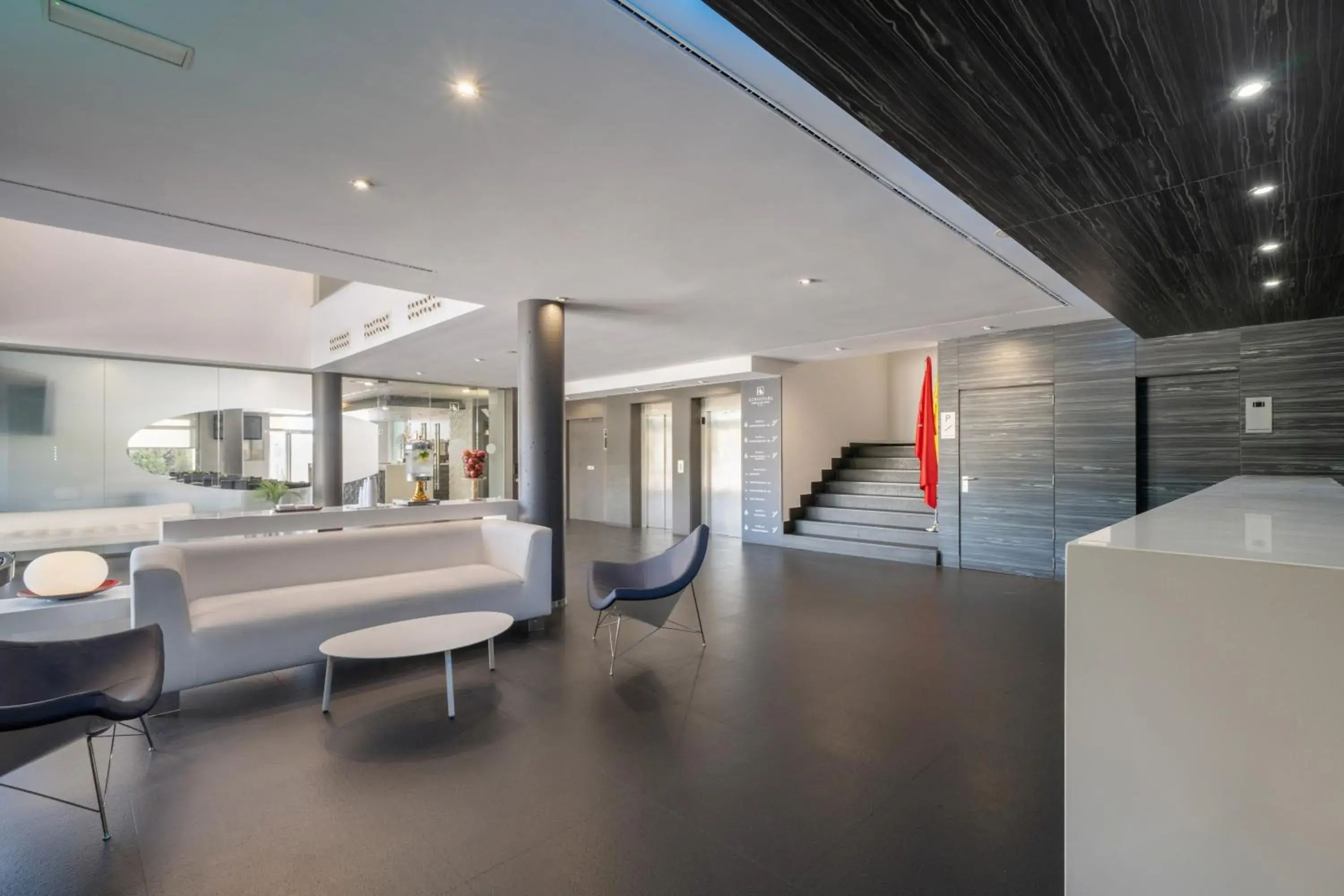 Lobby or reception, Bed in Eurostars Arenas de Pinto Lobby or reception, Bed in Eurostars Arenas de Pinto