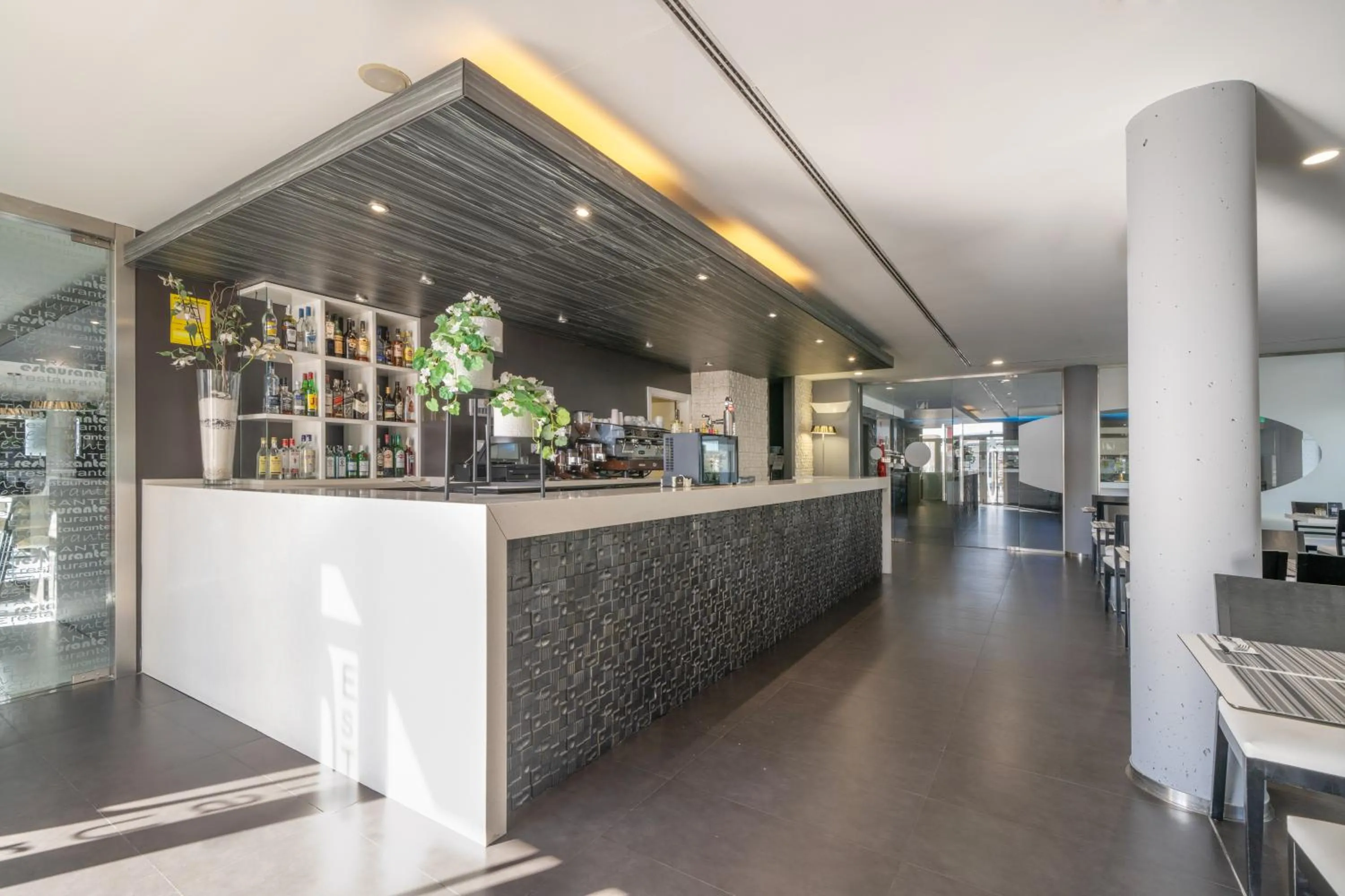 Restaurant/places to eat in Eurostars Arenas de Pinto