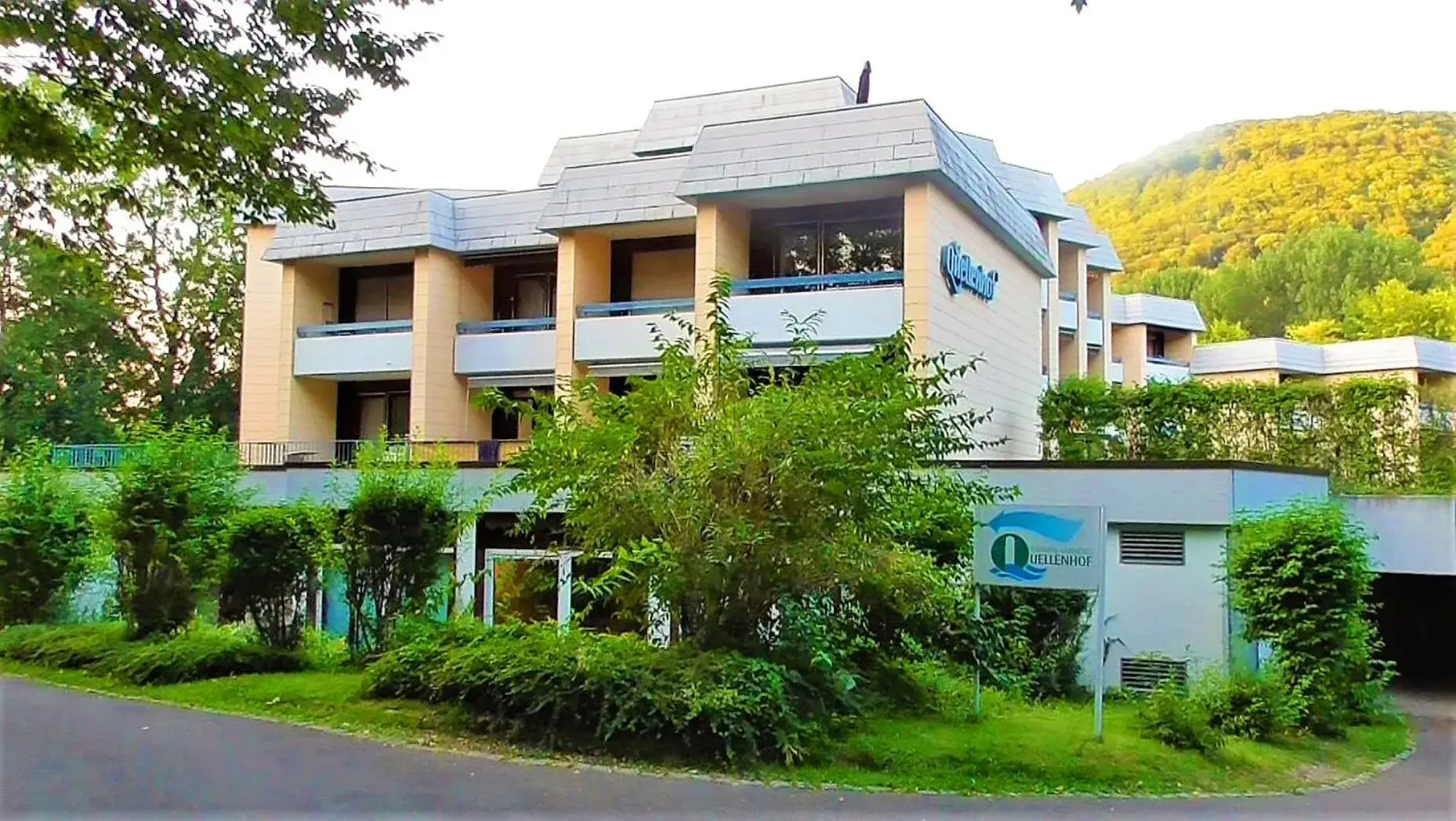 Property building in Hotel Quellenhof - Self-Check-in Property building in Hotel Quellenhof - Self-Check-in