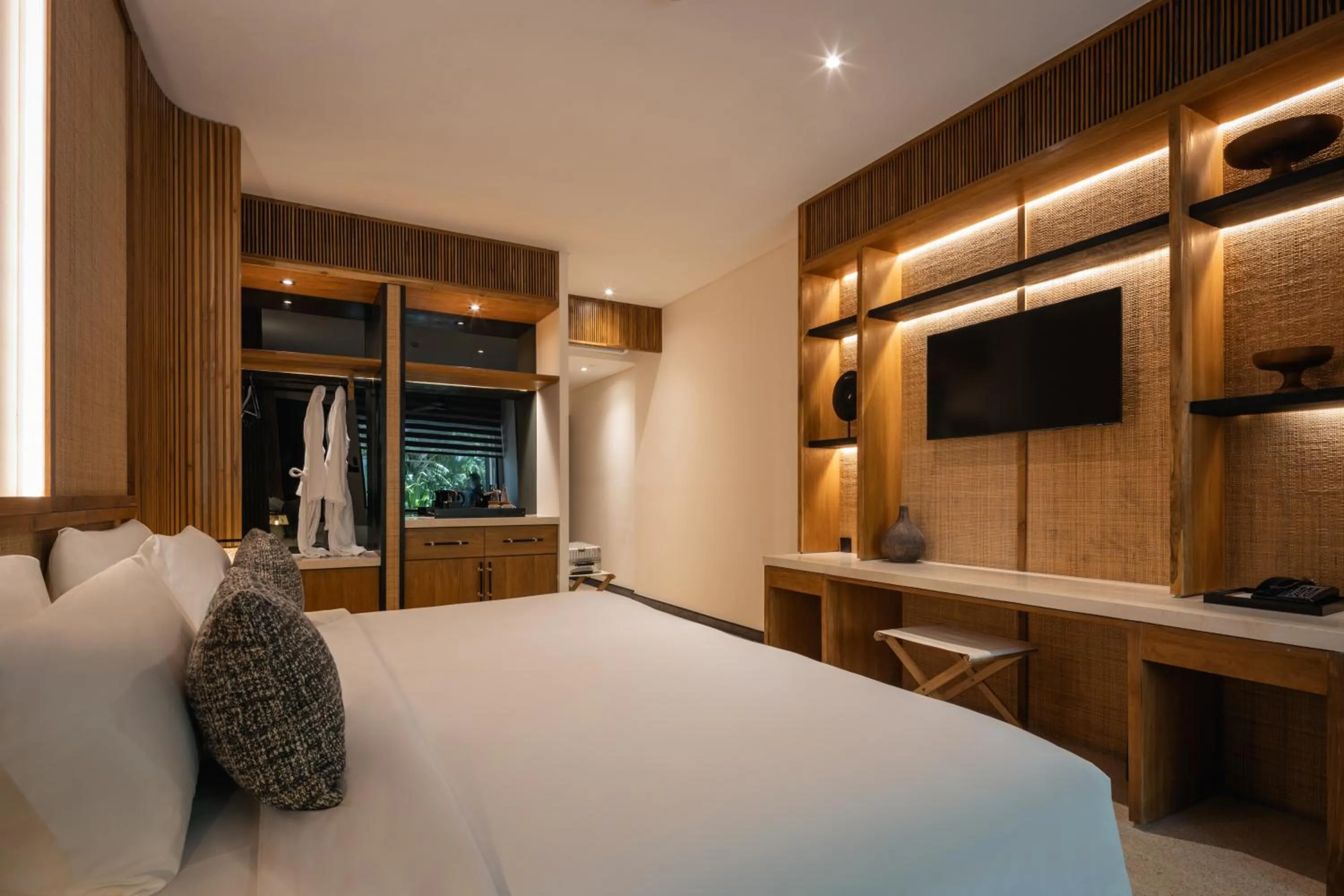 TV and multimedia, Bed in Sadara Resort