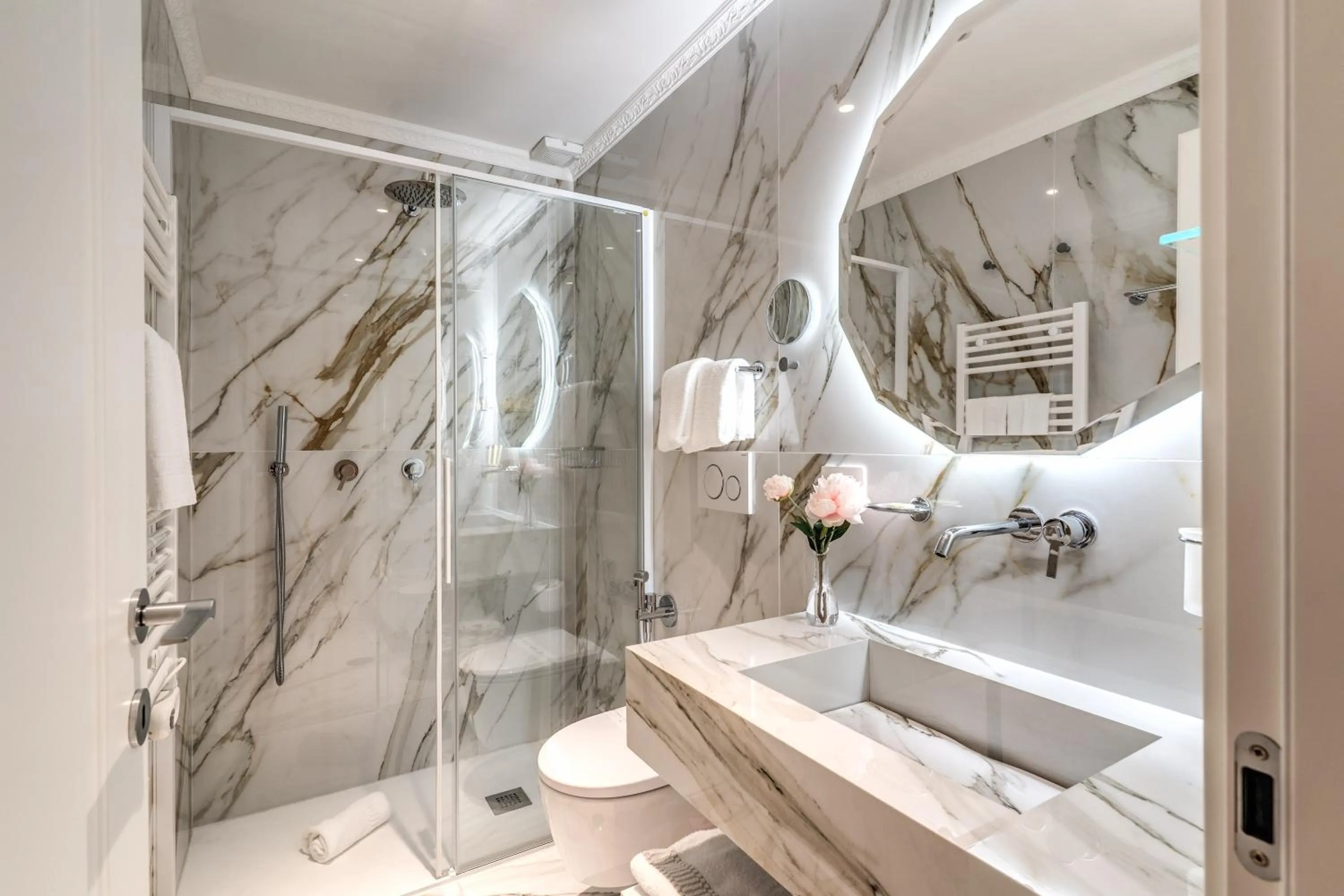 Shower in Rome55 - Piazza di Spagna