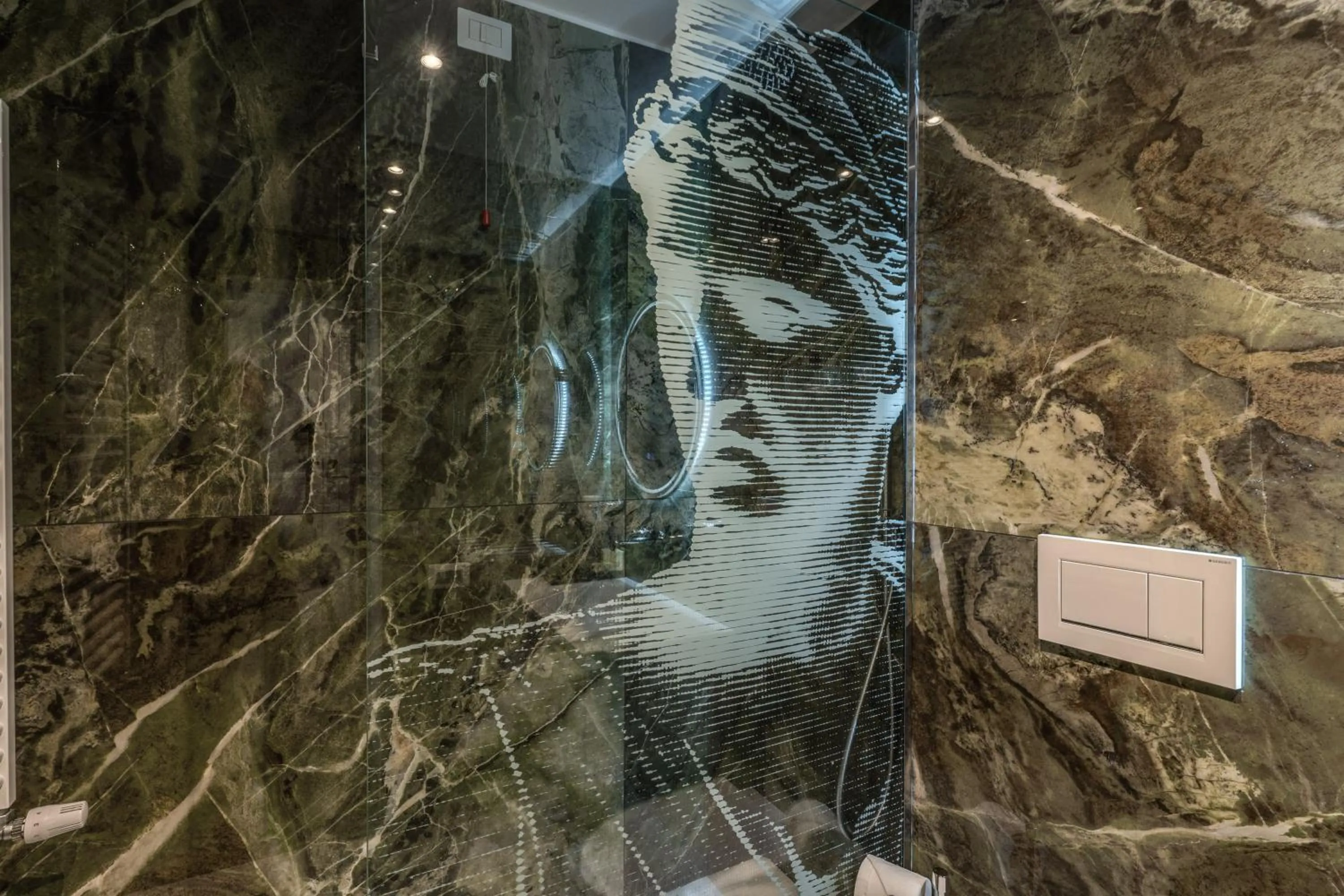 Shower in Rome55 - Piazza di Spagna