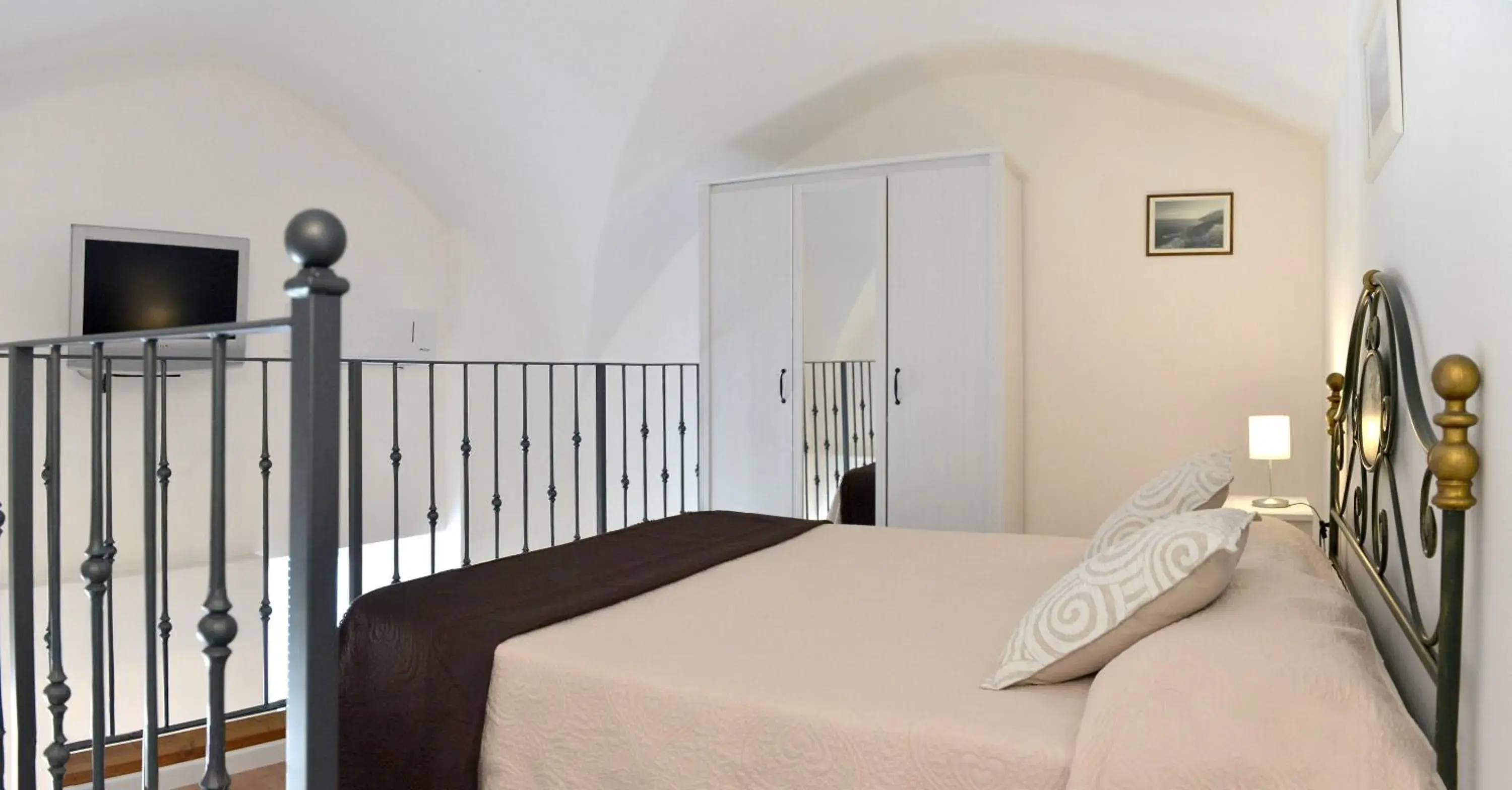 La casetta nel cortile La casetta nel cortile